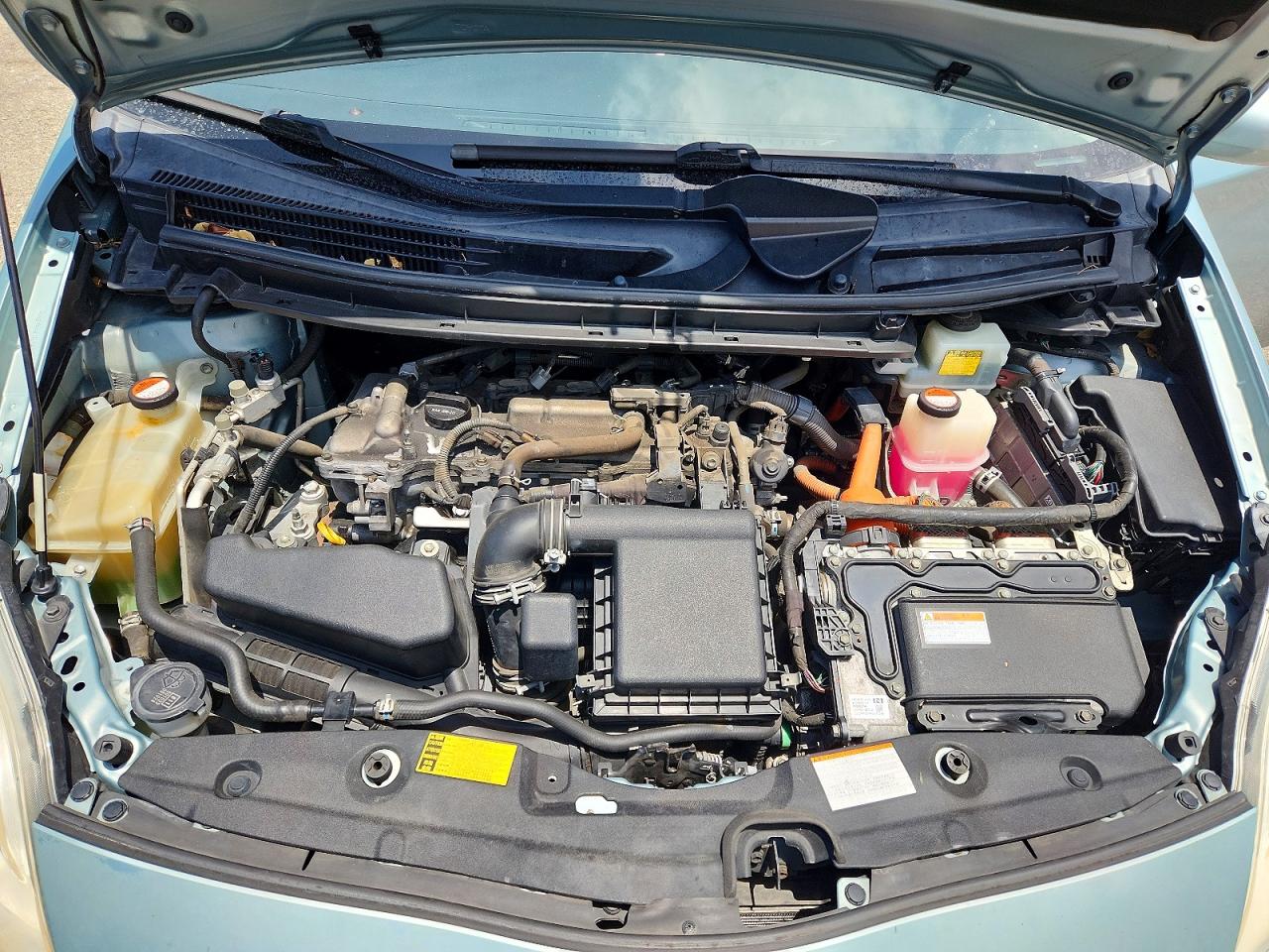 2015 Toyota Prius Two Зеленый vin: JTDKN3DU9F1941880