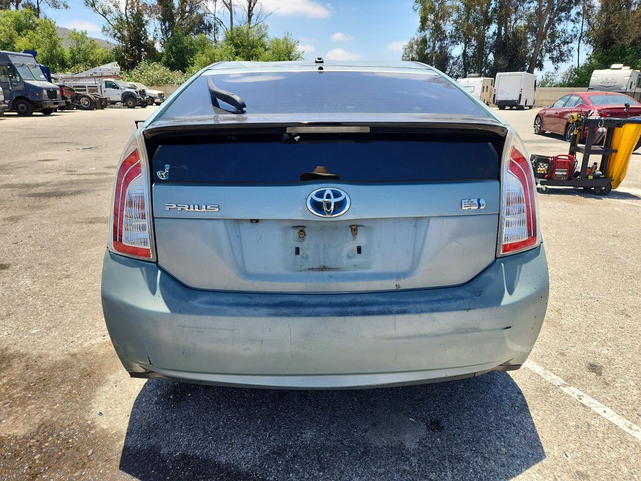 2015 Toyota Prius Two Зеленый vin: JTDKN3DU9F1941880