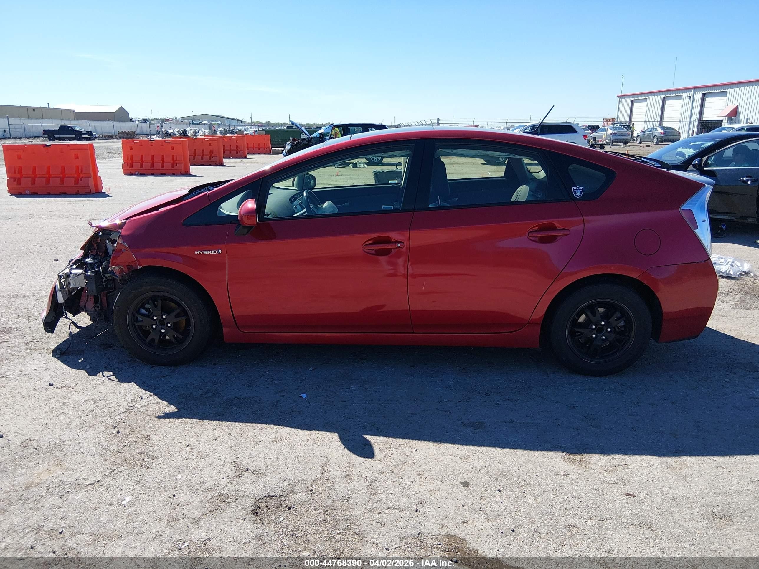2015 Toyota Prius Four Red vin: JTDKN3DU9F1957979