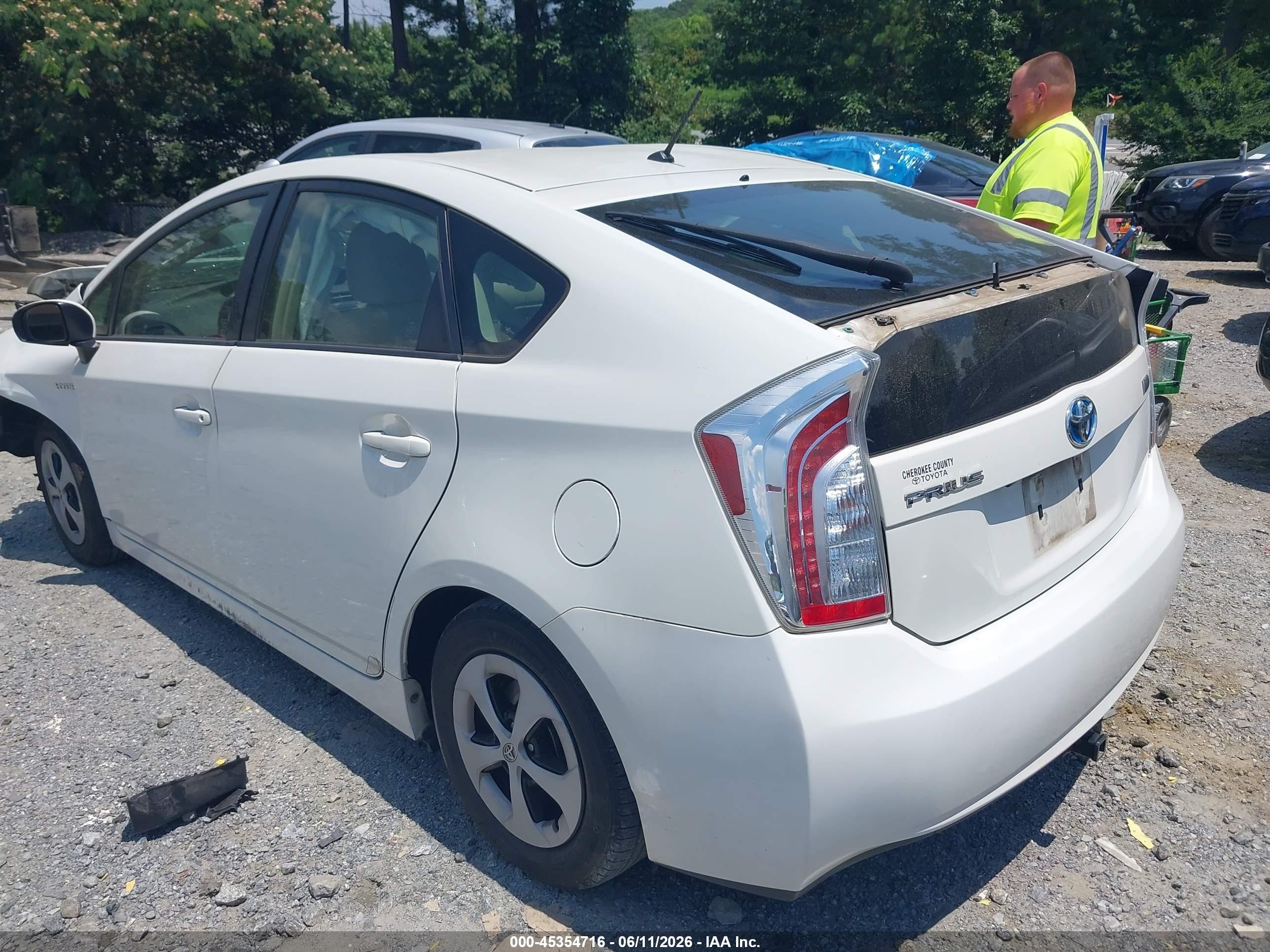 2015 Toyota Prius Two White vin: JTDKN3DU9F1973115