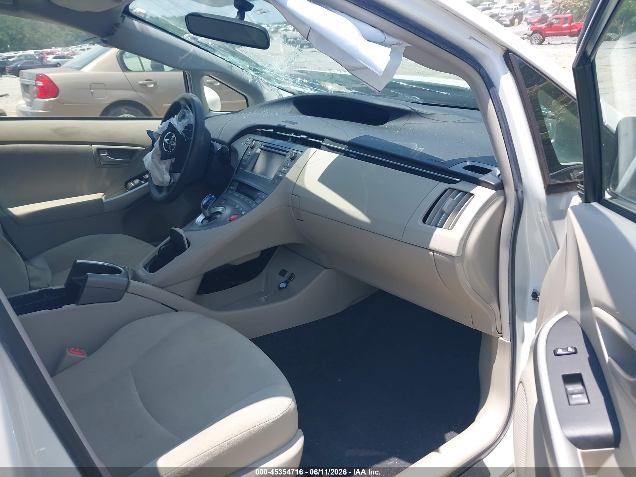 2015 Toyota Prius Two White vin: JTDKN3DU9F1973115