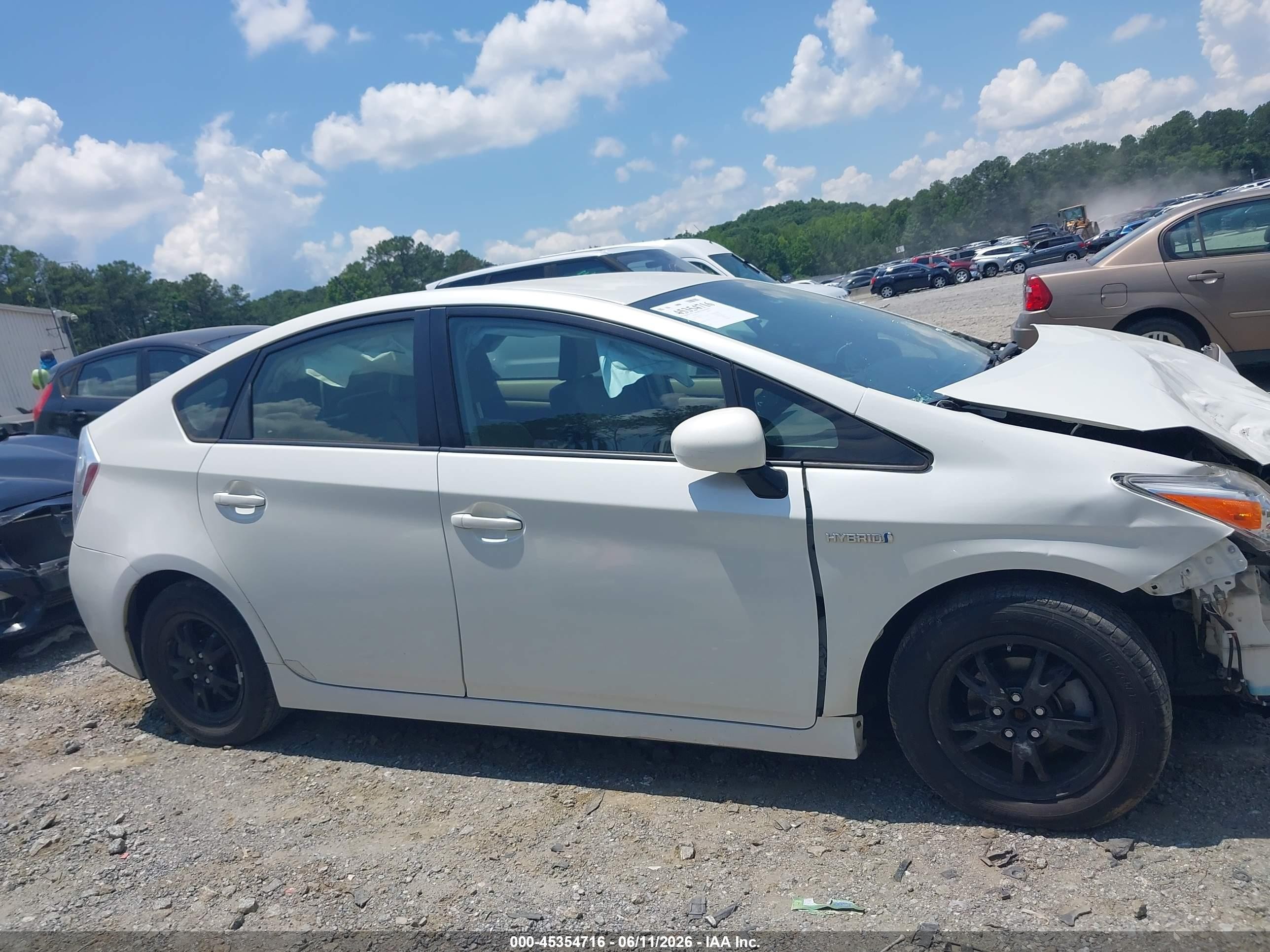 2015 Toyota Prius Two White vin: JTDKN3DU9F1973115