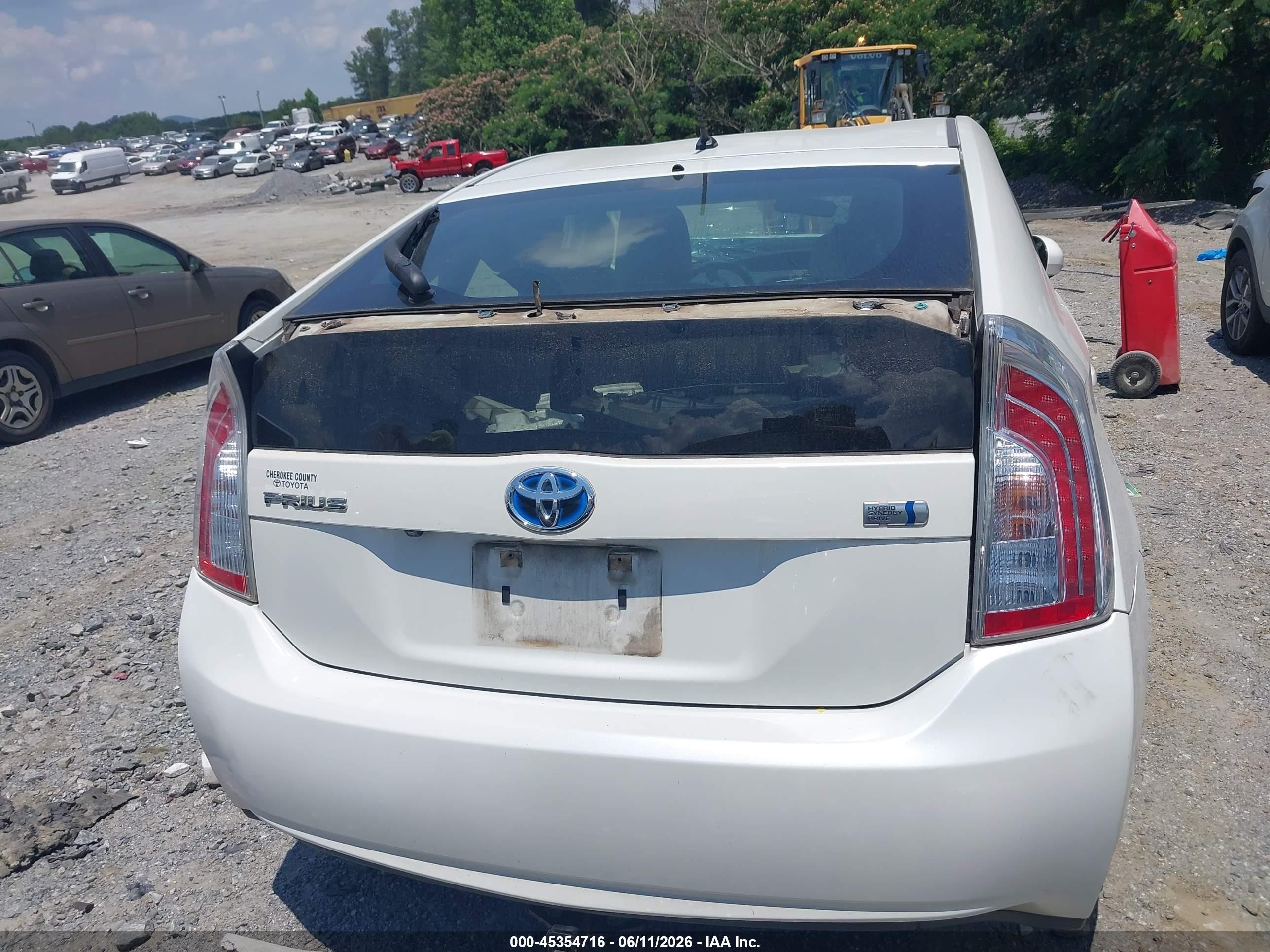 2015 Toyota Prius Two White vin: JTDKN3DU9F1973115