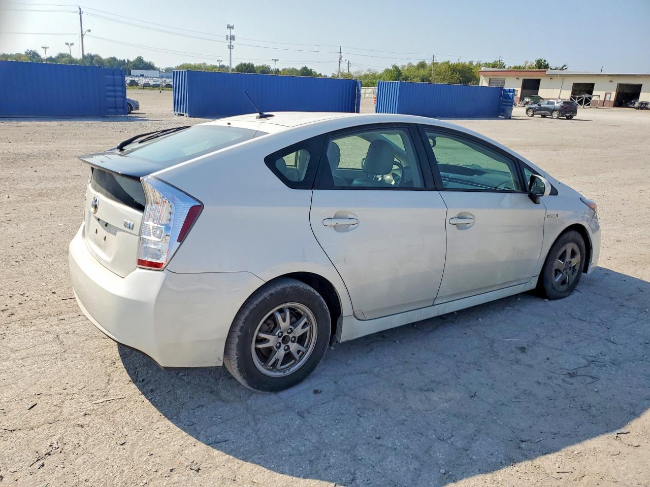 2010 Toyota Prius Iv Белый vin: JTDKN3DUXA0028124