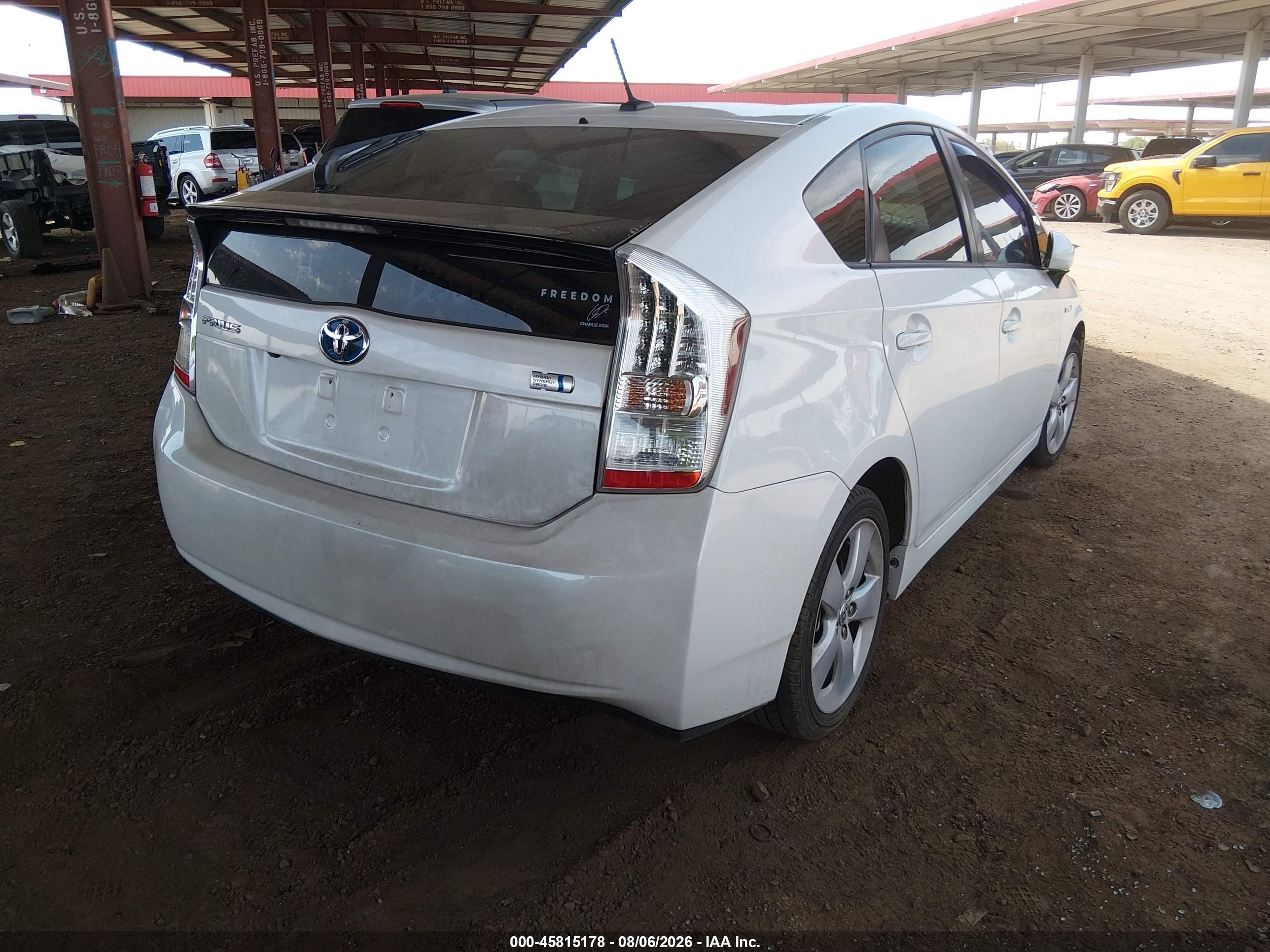 2010 Toyota Prius V White vin: JTDKN3DUXA0032500