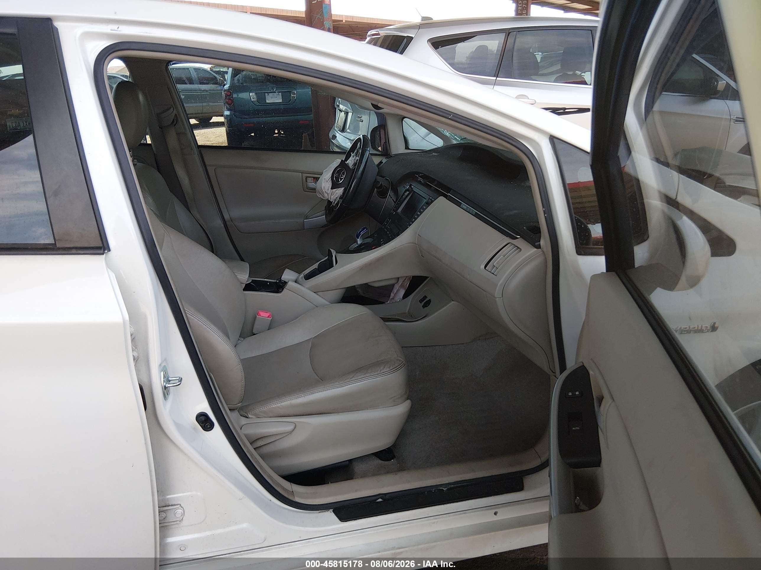 2010 Toyota Prius V White vin: JTDKN3DUXA0032500