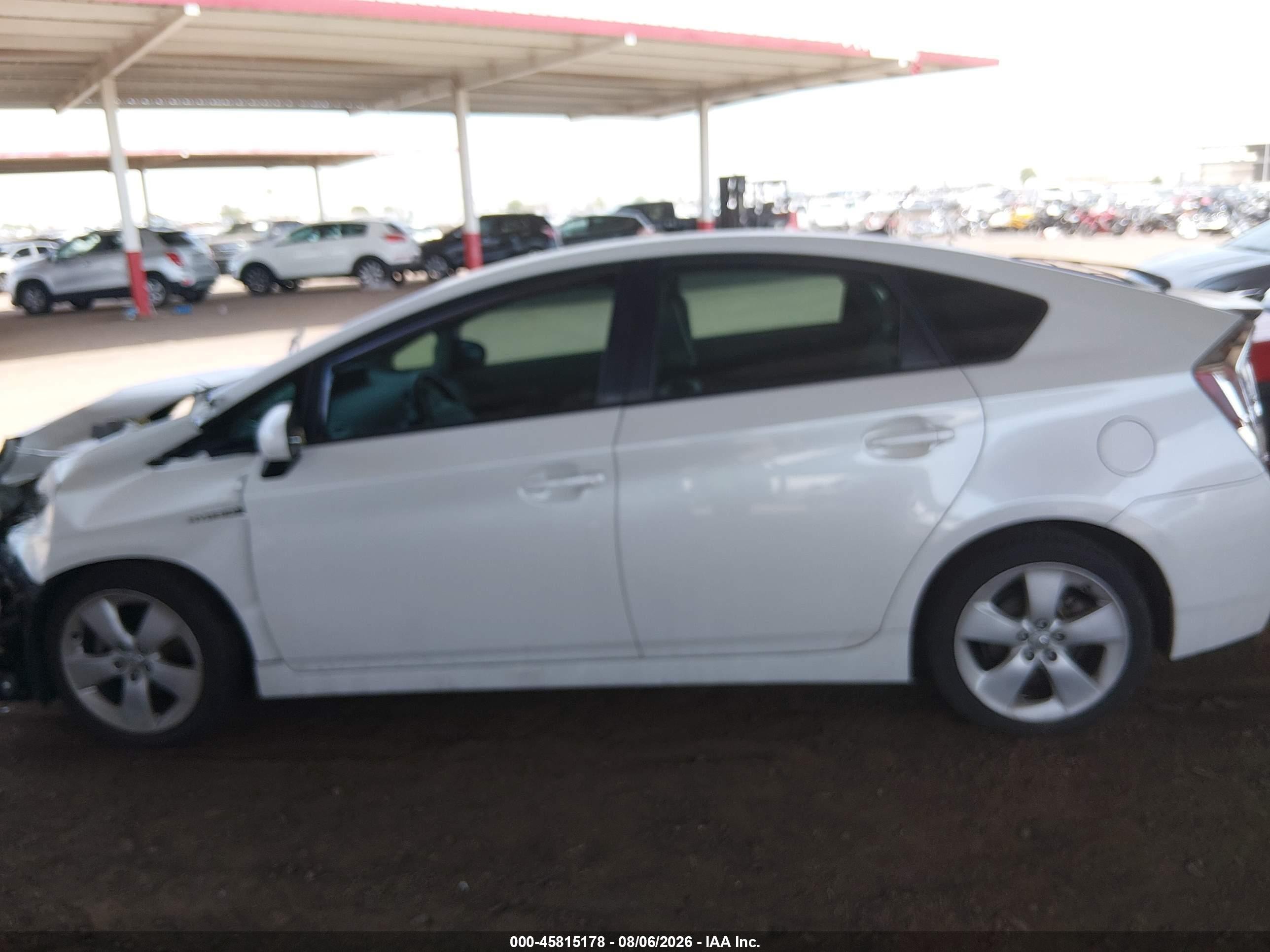 2010 Toyota Prius V White vin: JTDKN3DUXA0032500