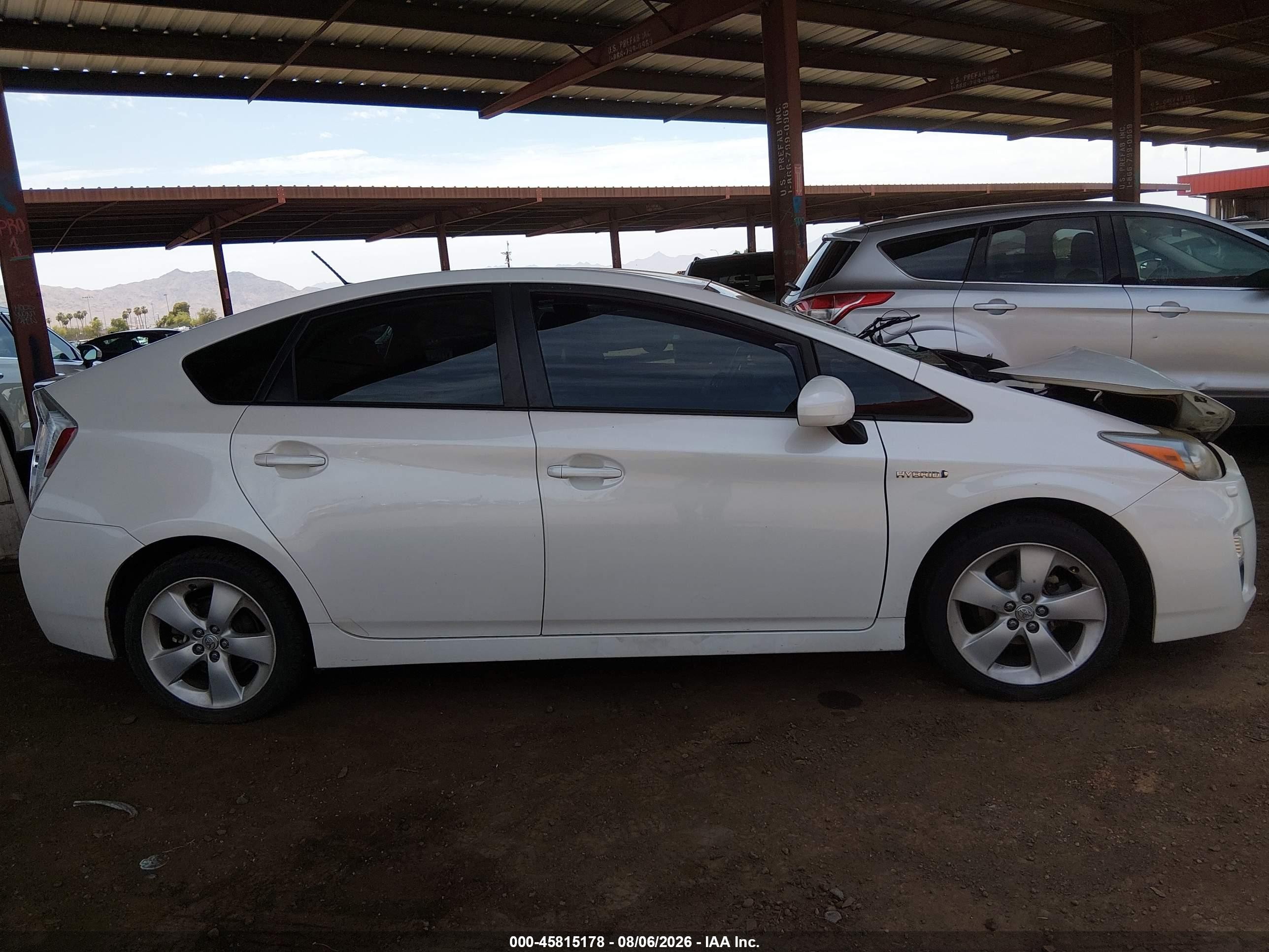 2010 Toyota Prius V White vin: JTDKN3DUXA0032500