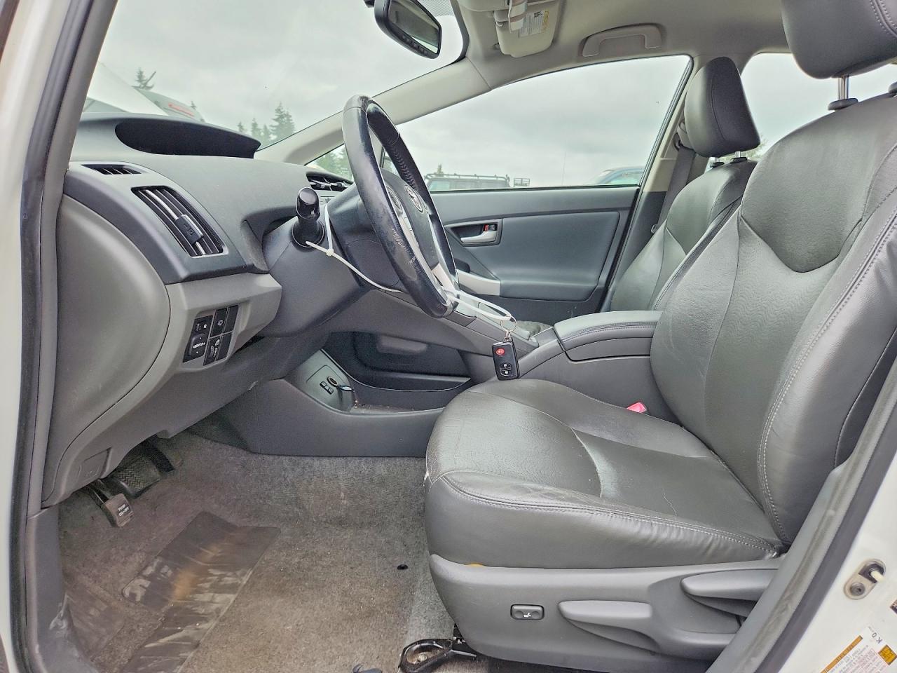 2010 Toyota Prius V White vin: JTDKN3DUXA0048468