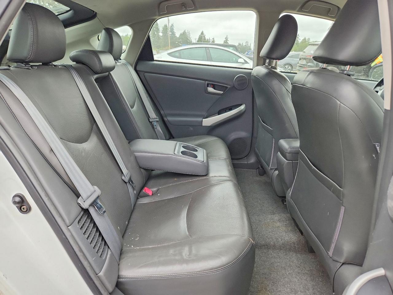 2010 Toyota Prius V White vin: JTDKN3DUXA0048468