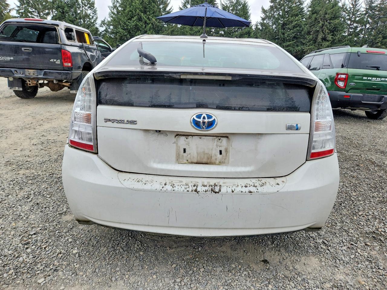 2010 Toyota Prius V White vin: JTDKN3DUXA0048468