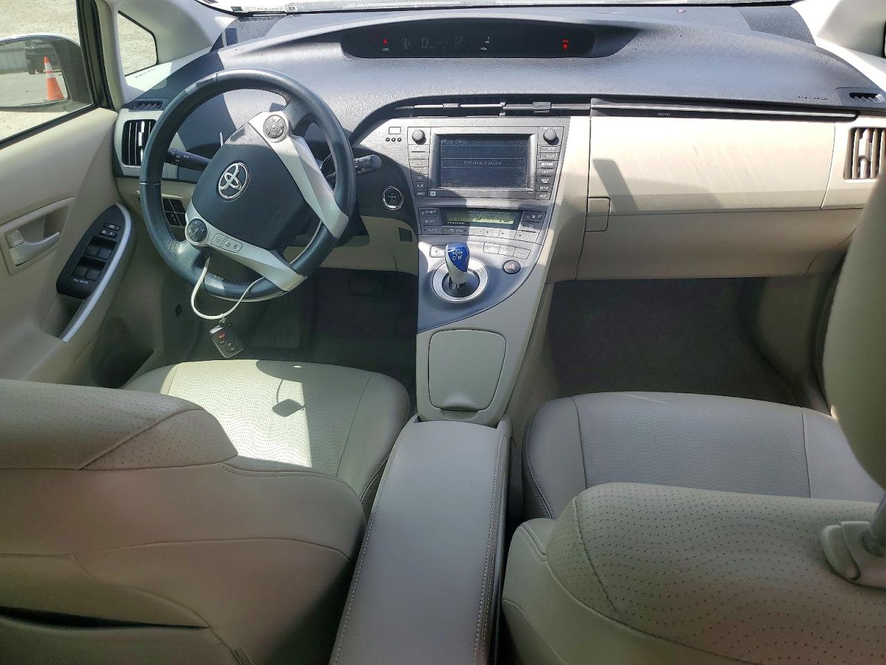 2010 Toyota Prius Iv White vin: JTDKN3DUXA0052360