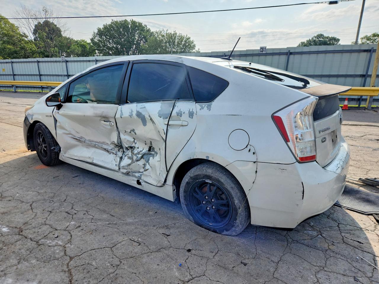 2010 Toyota Prius V White vin: JTDKN3DUXA0055159