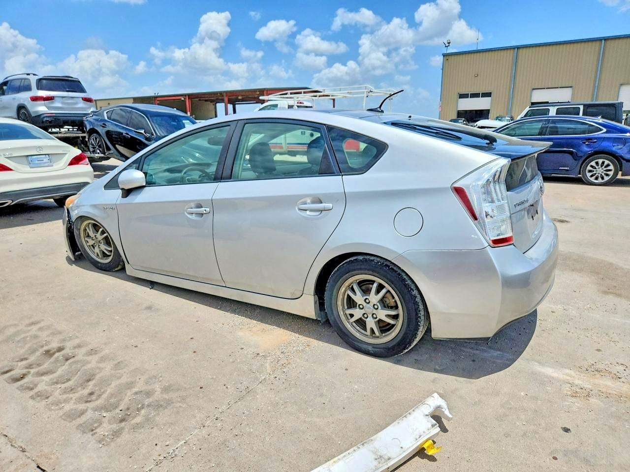 2010 Toyota Prius Iv Silver vin: JTDKN3DUXA0058692