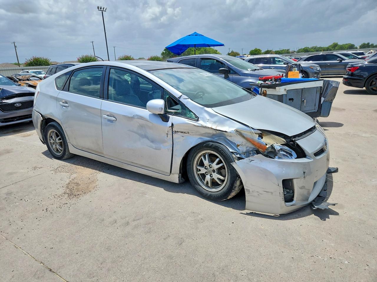 2010 Toyota Prius Iv Silver vin: JTDKN3DUXA0058692