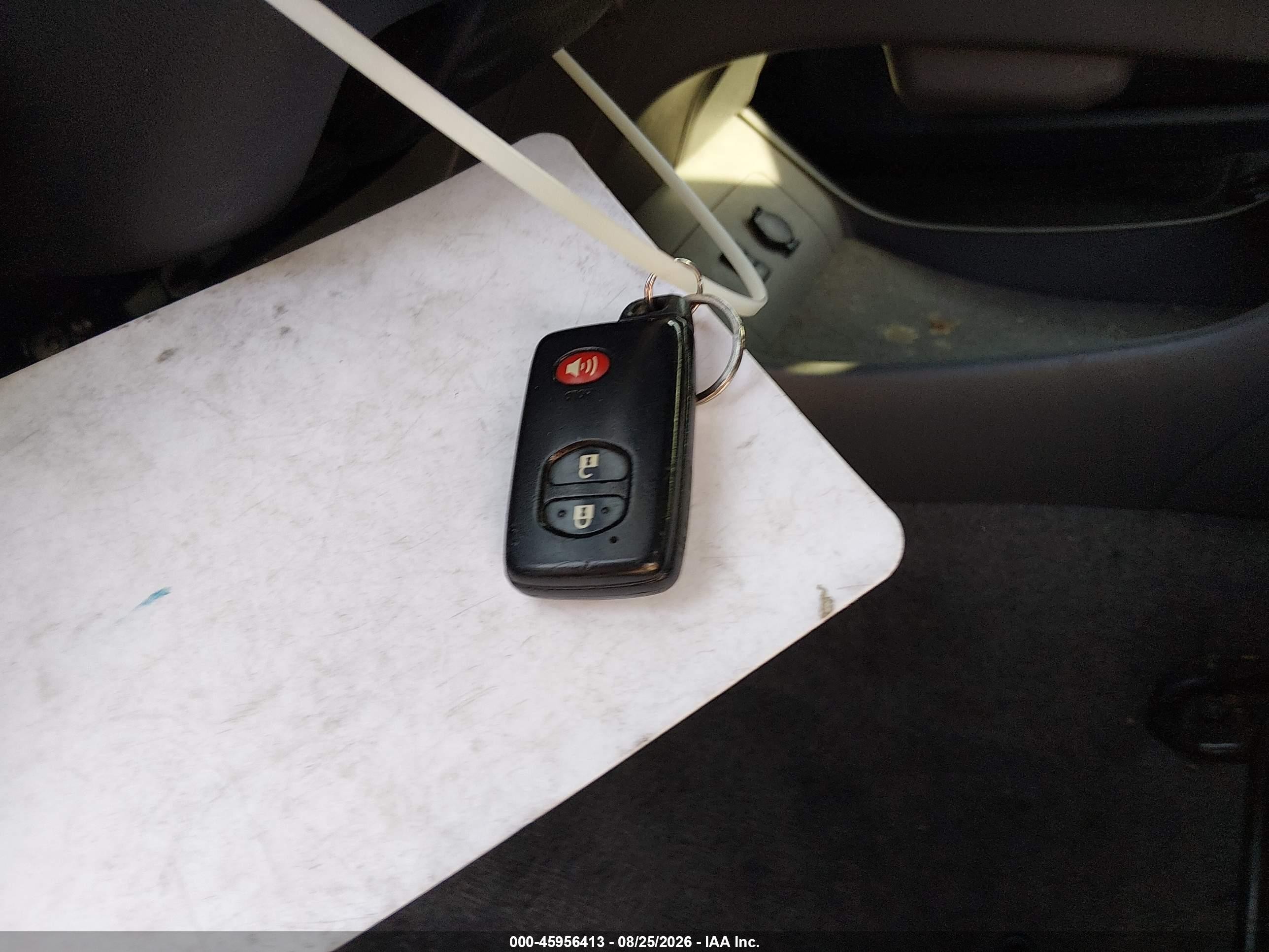 2010 Toyota Prius Iv Silver vin: JTDKN3DUXA0145332