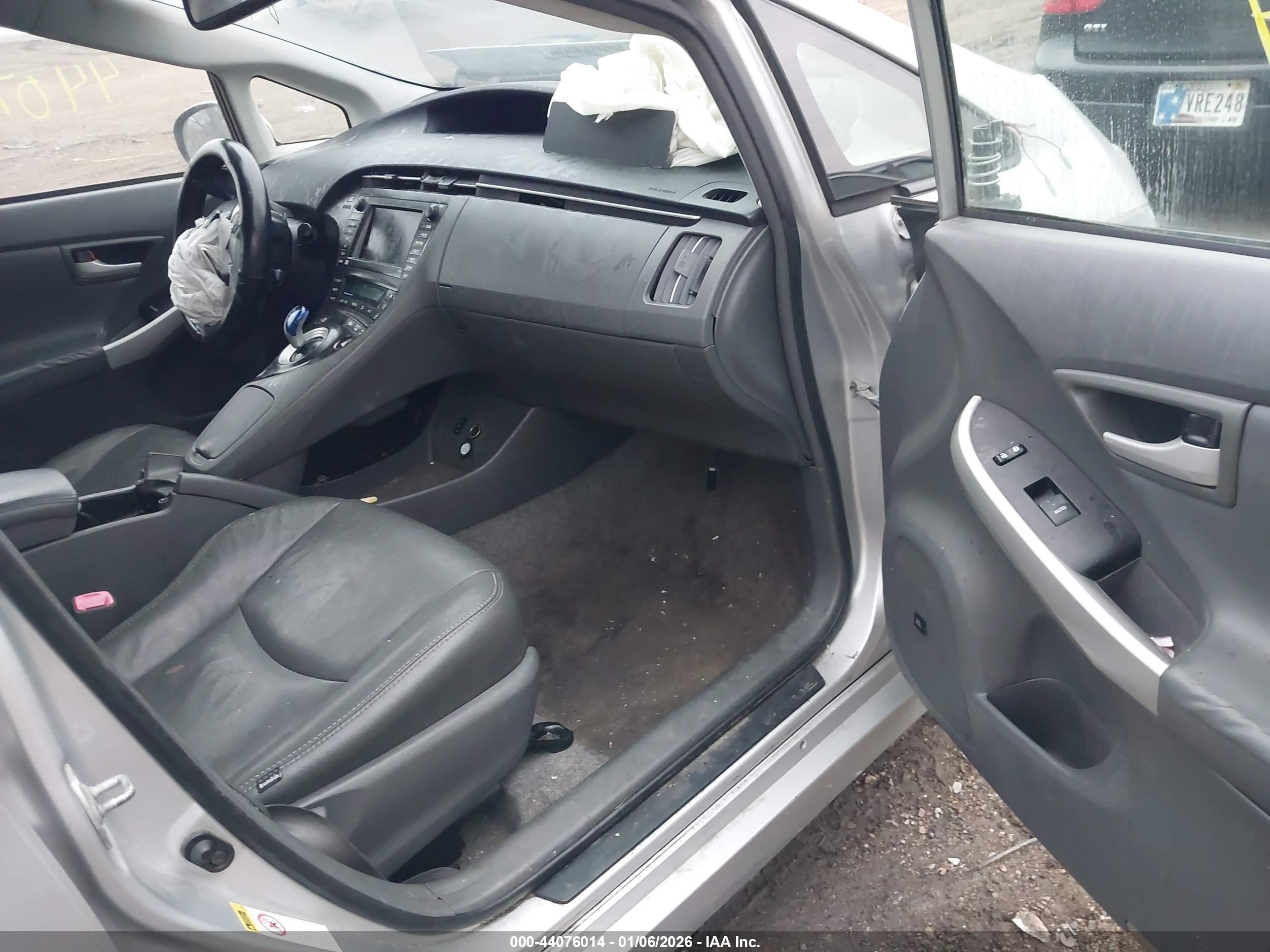 2010 Toyota Prius Iv Silver vin: JTDKN3DUXA0147002
