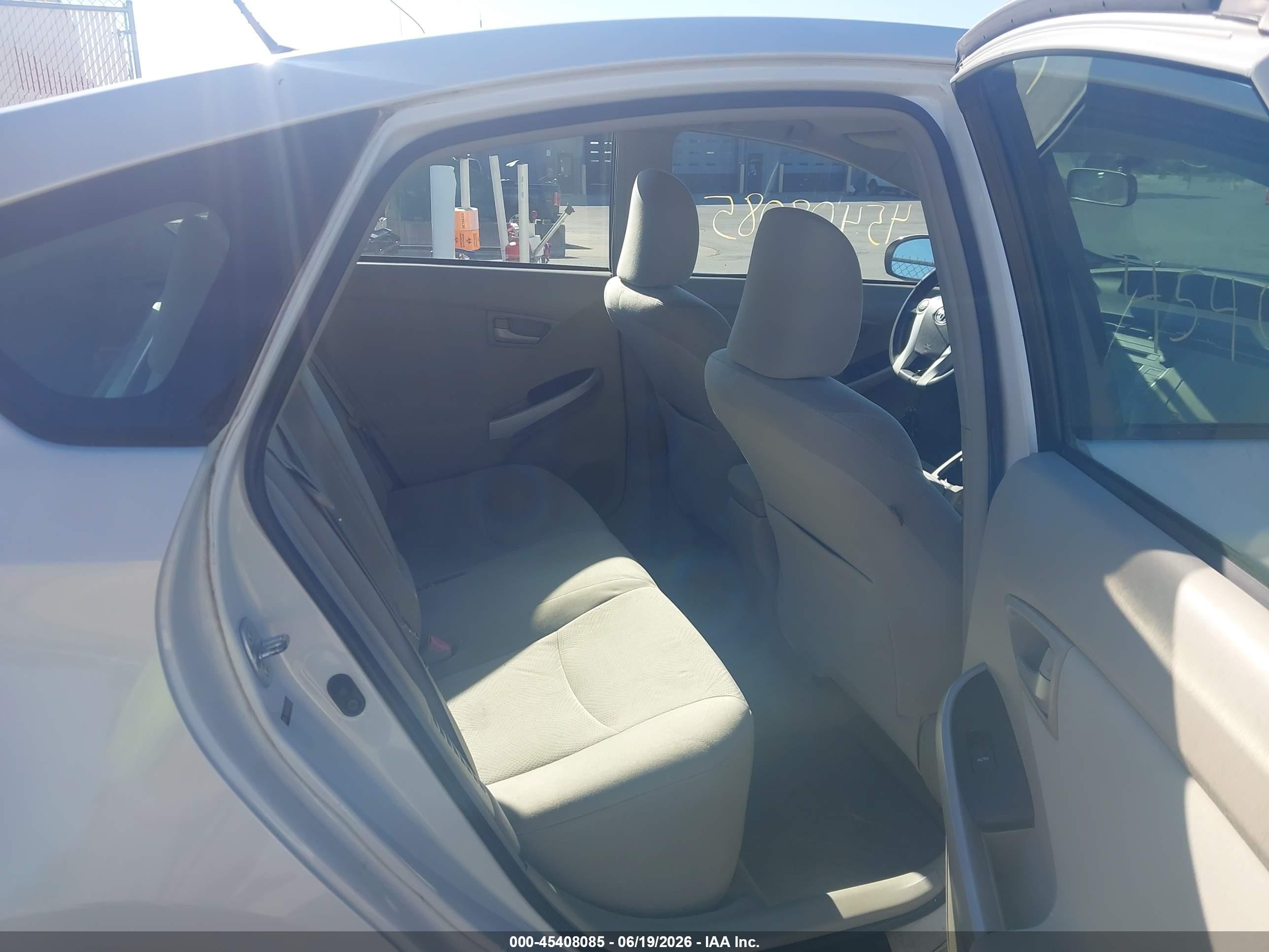 2010 Toyota Prius Ii White vin: JTDKN3DUXA0243678