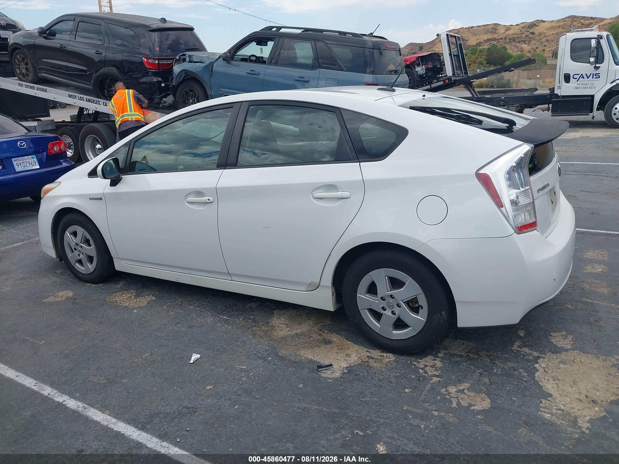 2011 Toyota Prius Three White vin: JTDKN3DUXB0250440