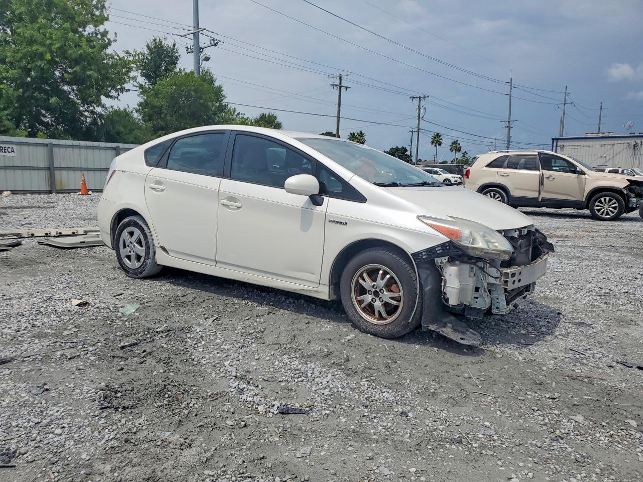 2011 Toyota Prius Three Белый vin: JTDKN3DUXB0253452