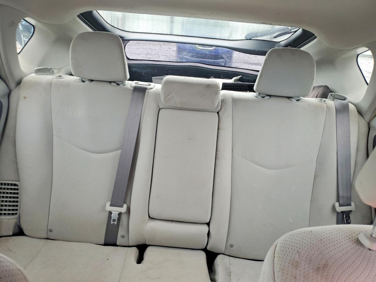 2011 Toyota Prius Three Белый vin: JTDKN3DUXB0253452