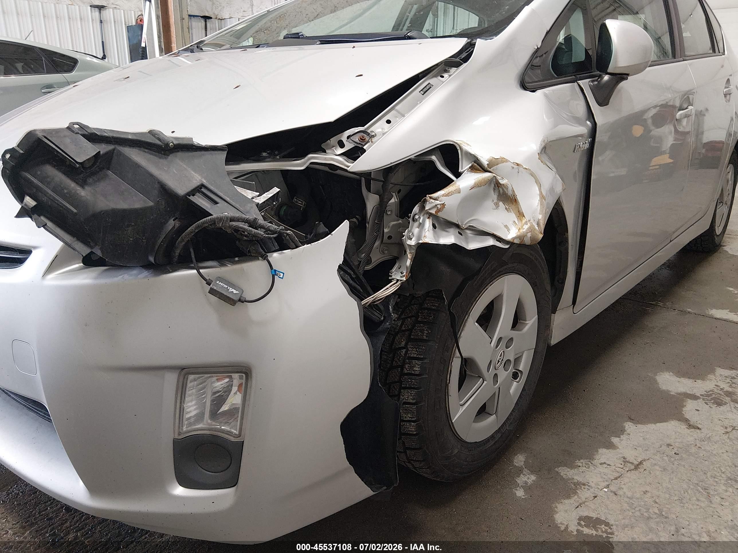 2011 Toyota Prius Three Silver vin: JTDKN3DUXB0256514