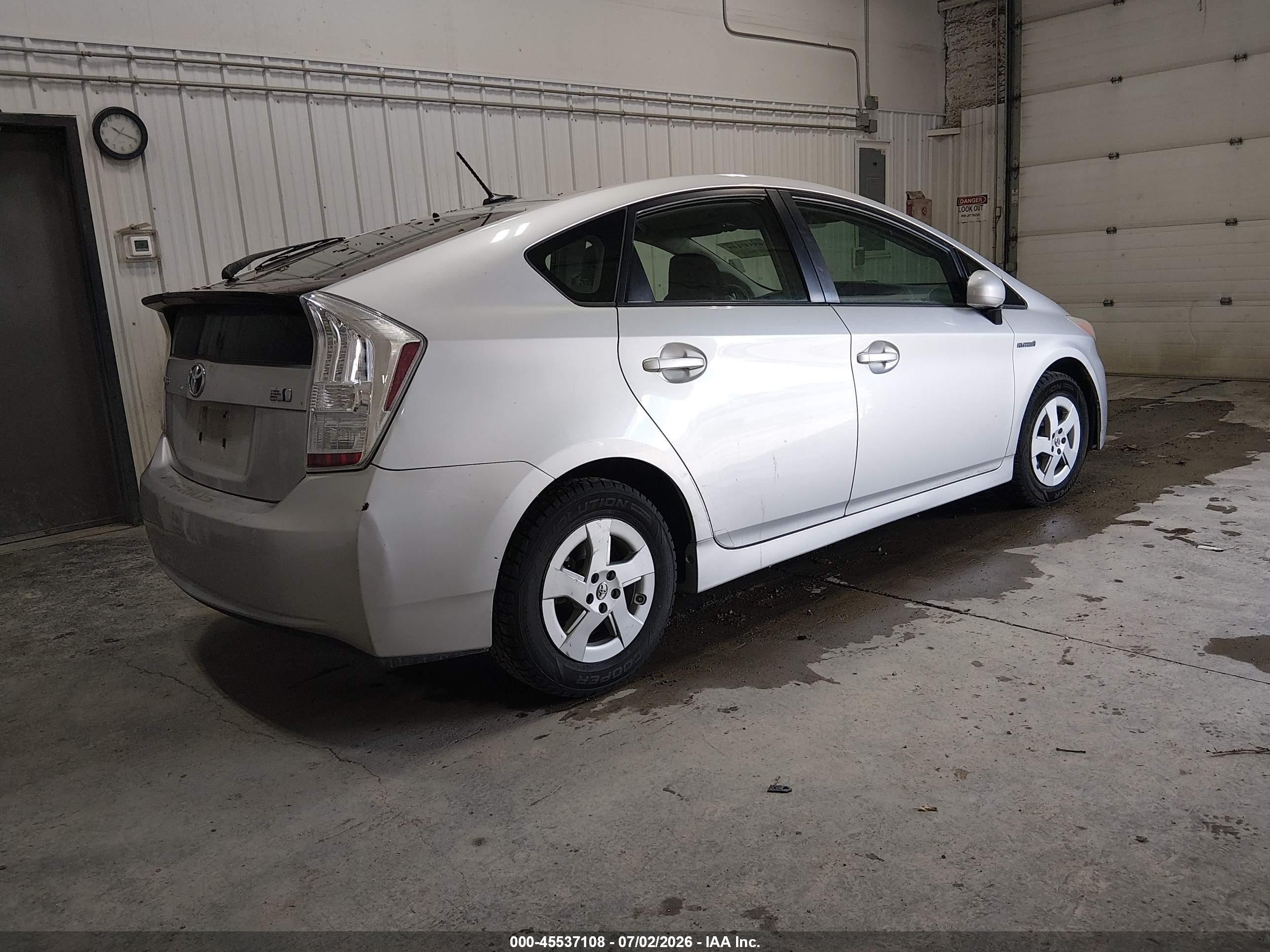 2011 Toyota Prius Three Silver vin: JTDKN3DUXB0256514