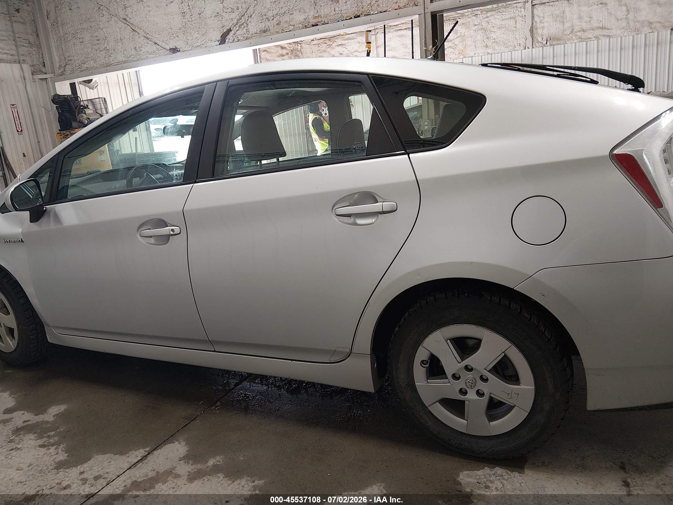 2011 Toyota Prius Three Silver vin: JTDKN3DUXB0256514