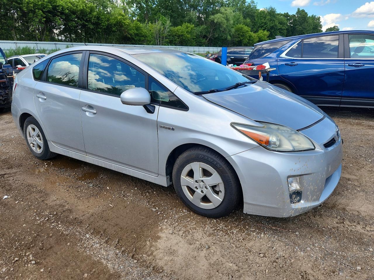 2011 Toyota Prius Two Silver vin: JTDKN3DUXB0267092