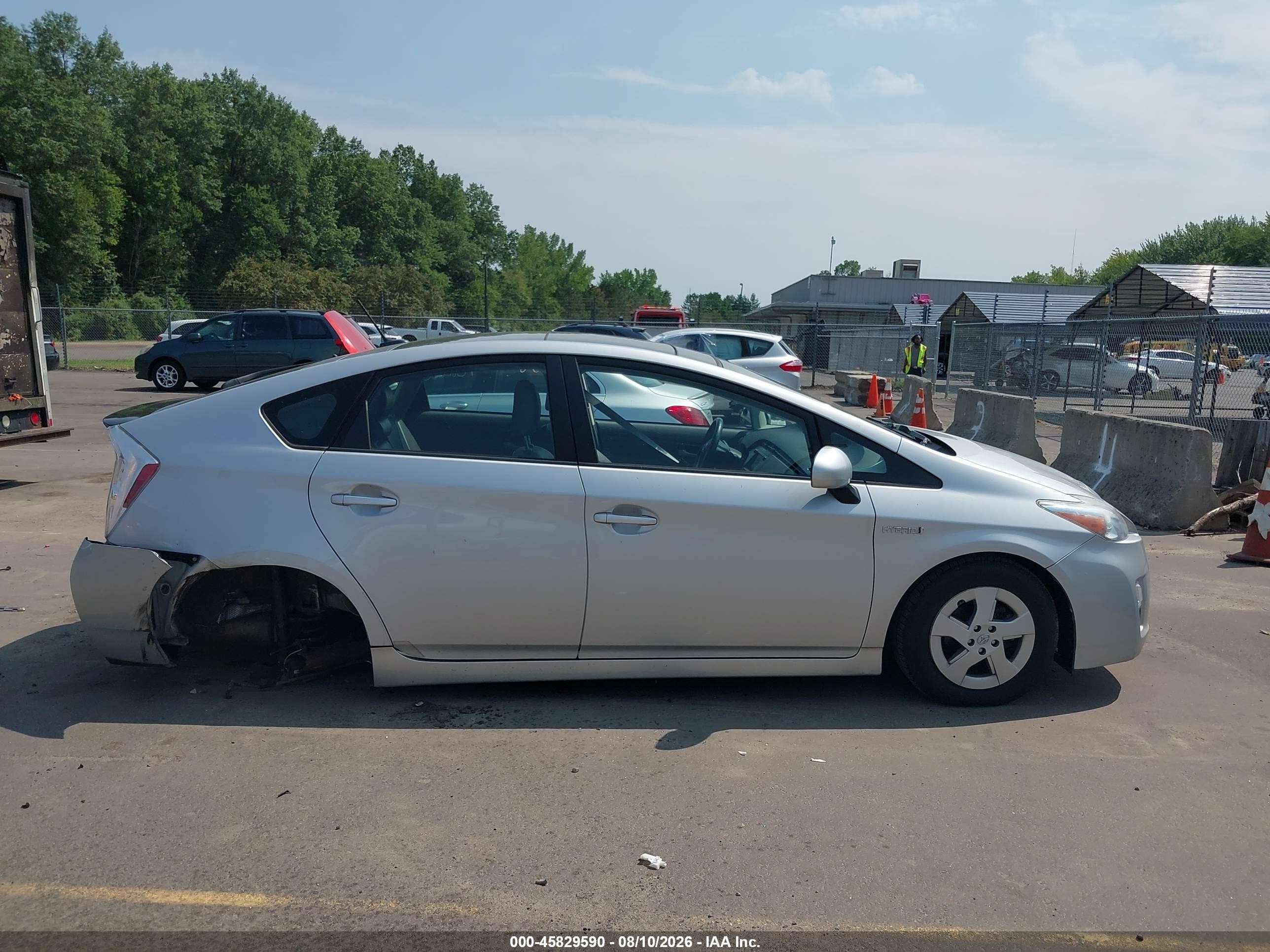 2011 Toyota Prius Four Серебряный vin: JTDKN3DUXB0274074