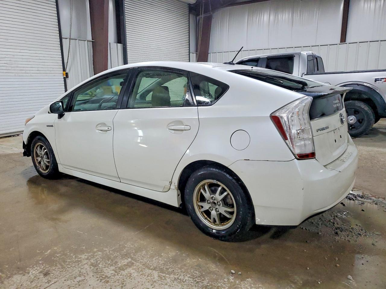 2011 Toyota Prius Two White vin: JTDKN3DUXB0306148
