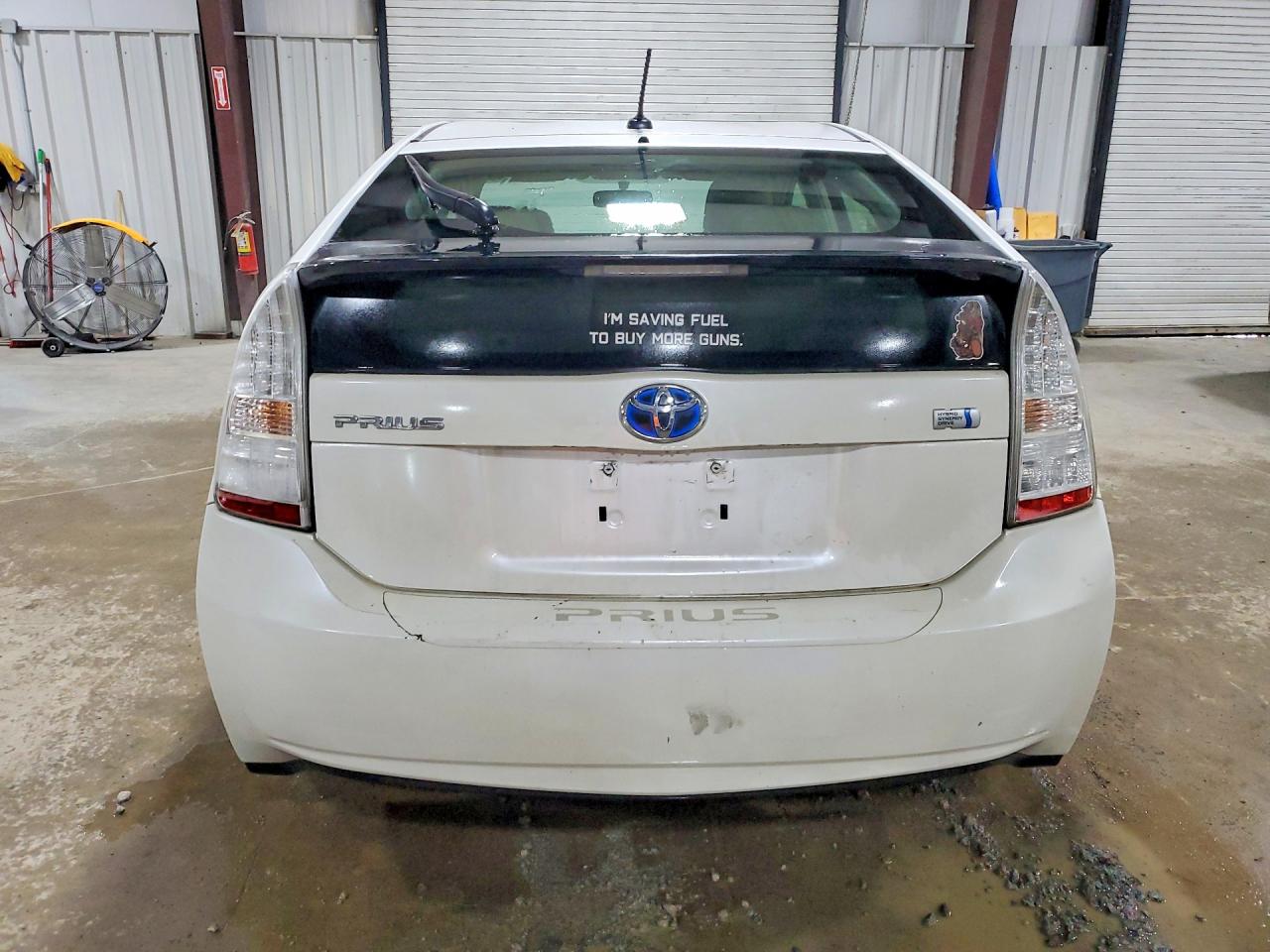 2011 Toyota Prius Two White vin: JTDKN3DUXB0306148