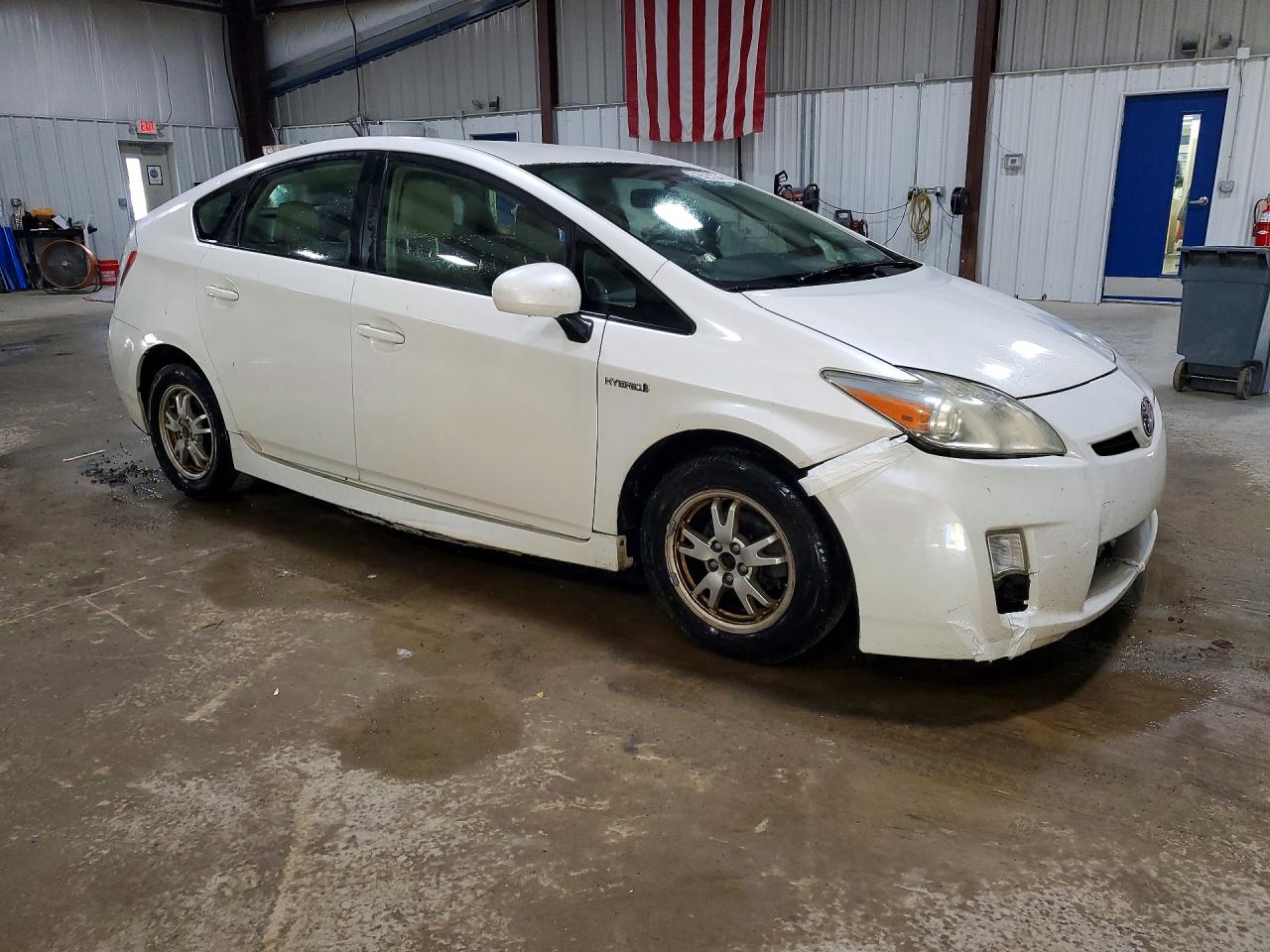 2011 Toyota Prius Two White vin: JTDKN3DUXB0306148