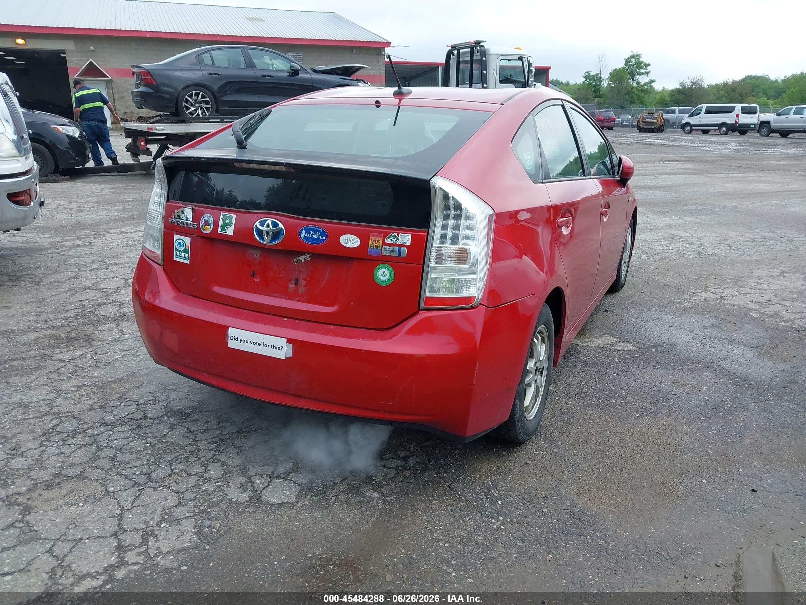2011 Toyota Prius Three Красный vin: JTDKN3DUXB0306554