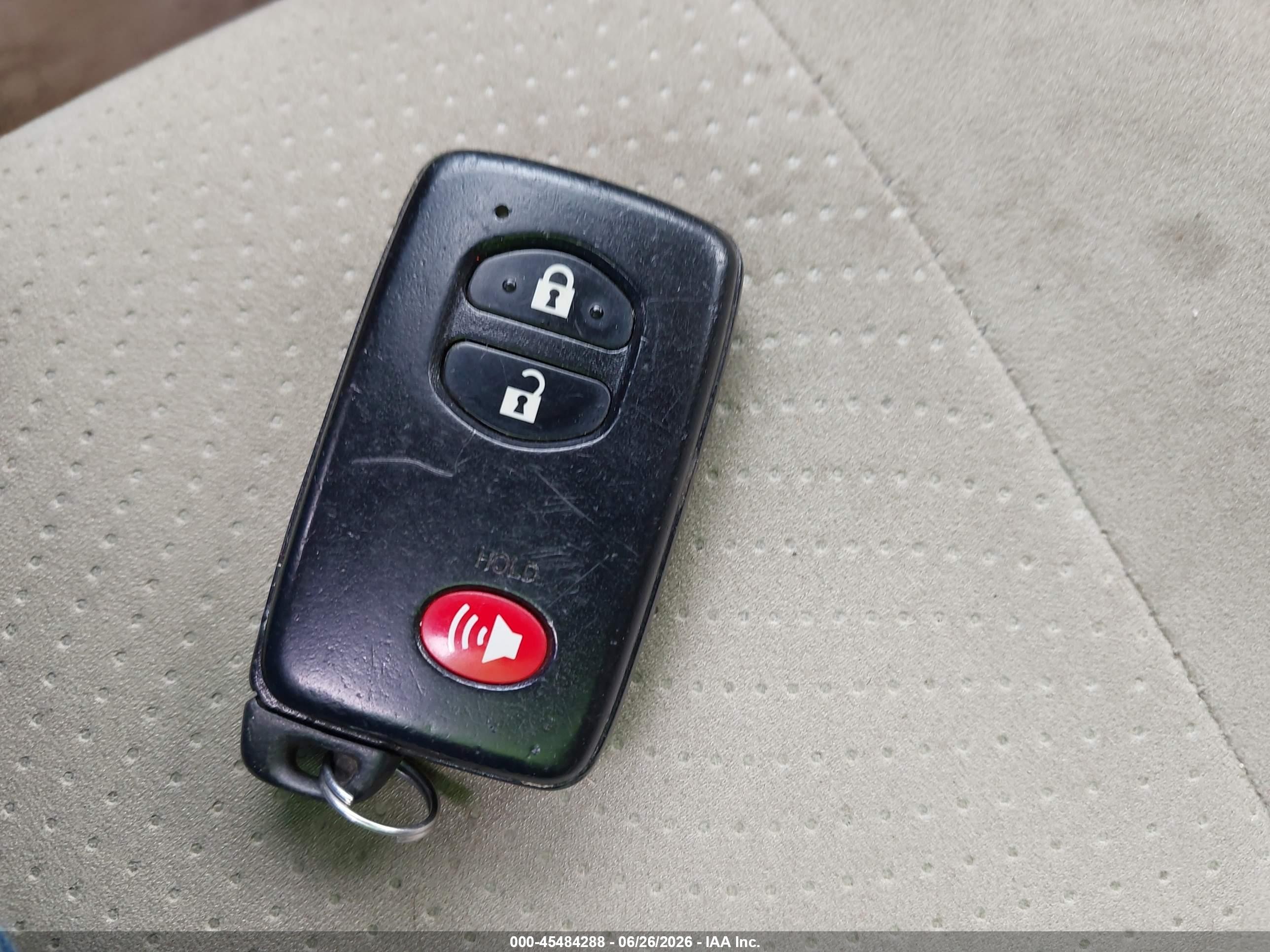 2011 Toyota Prius Three Красный vin: JTDKN3DUXB0306554