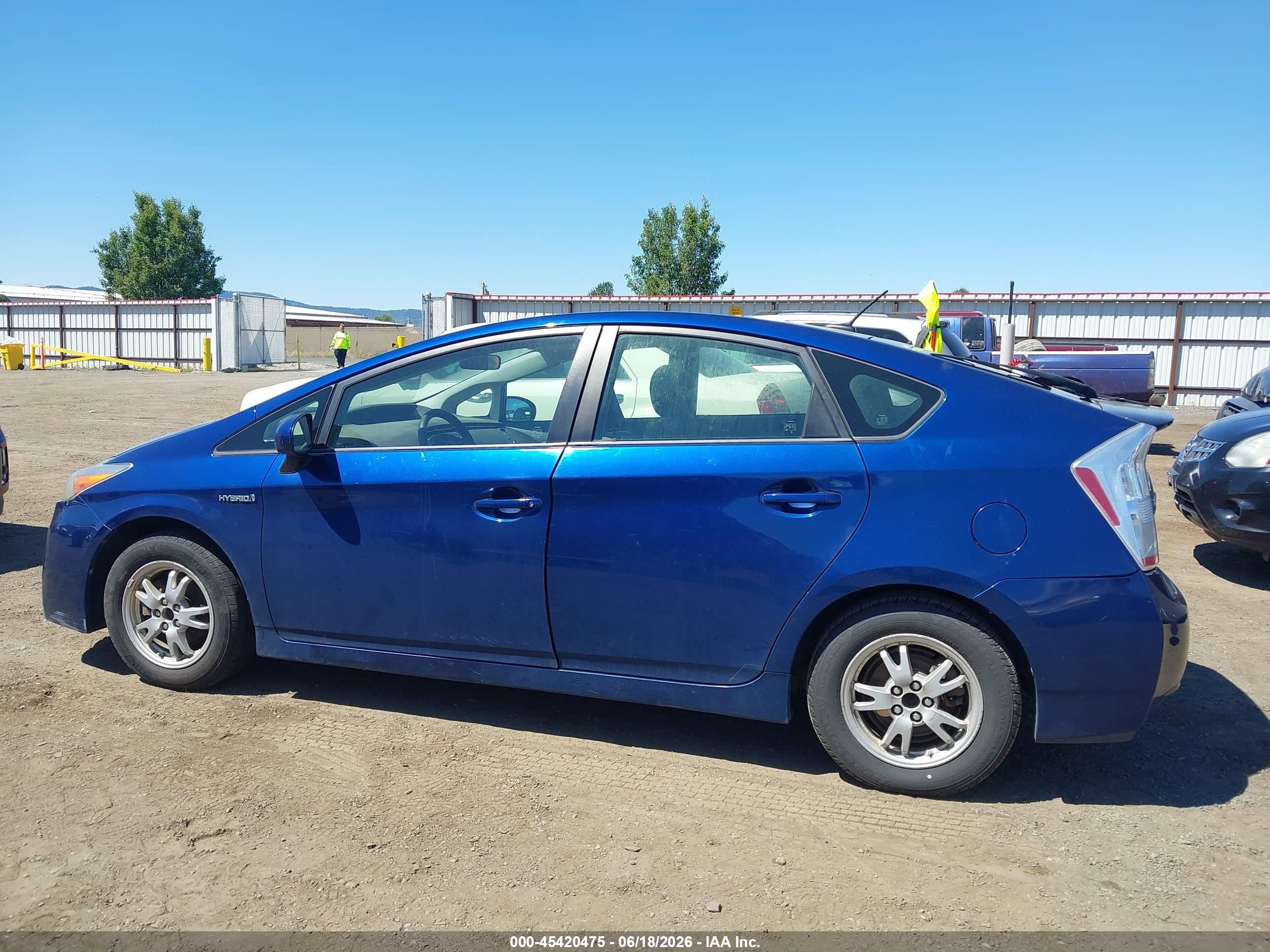 2011 Toyota Prius Two Dark Blue vin: JTDKN3DUXB0314105