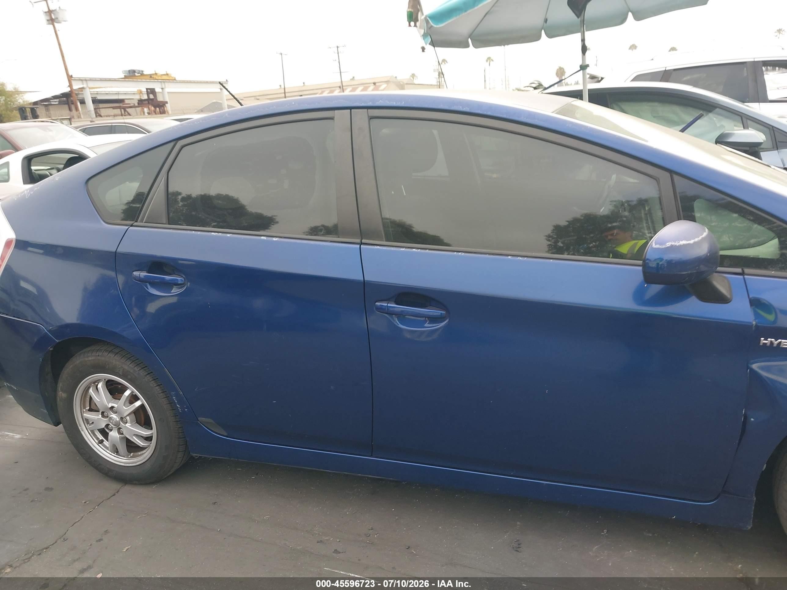 2011 Toyota Prius Two Blue vin: JTDKN3DUXB1363637
