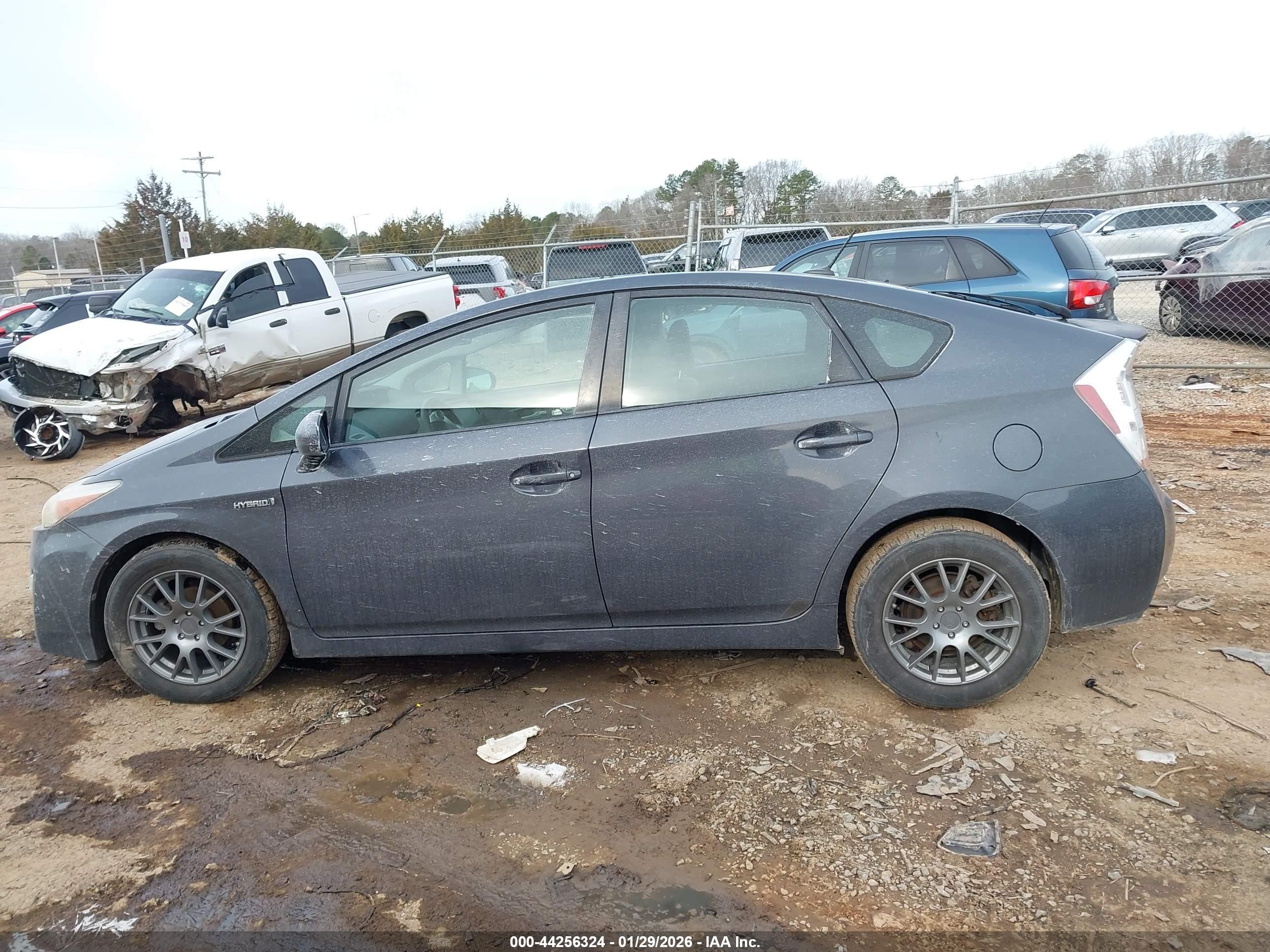 2011 Toyota Prius Three Gray vin: JTDKN3DUXB1369082