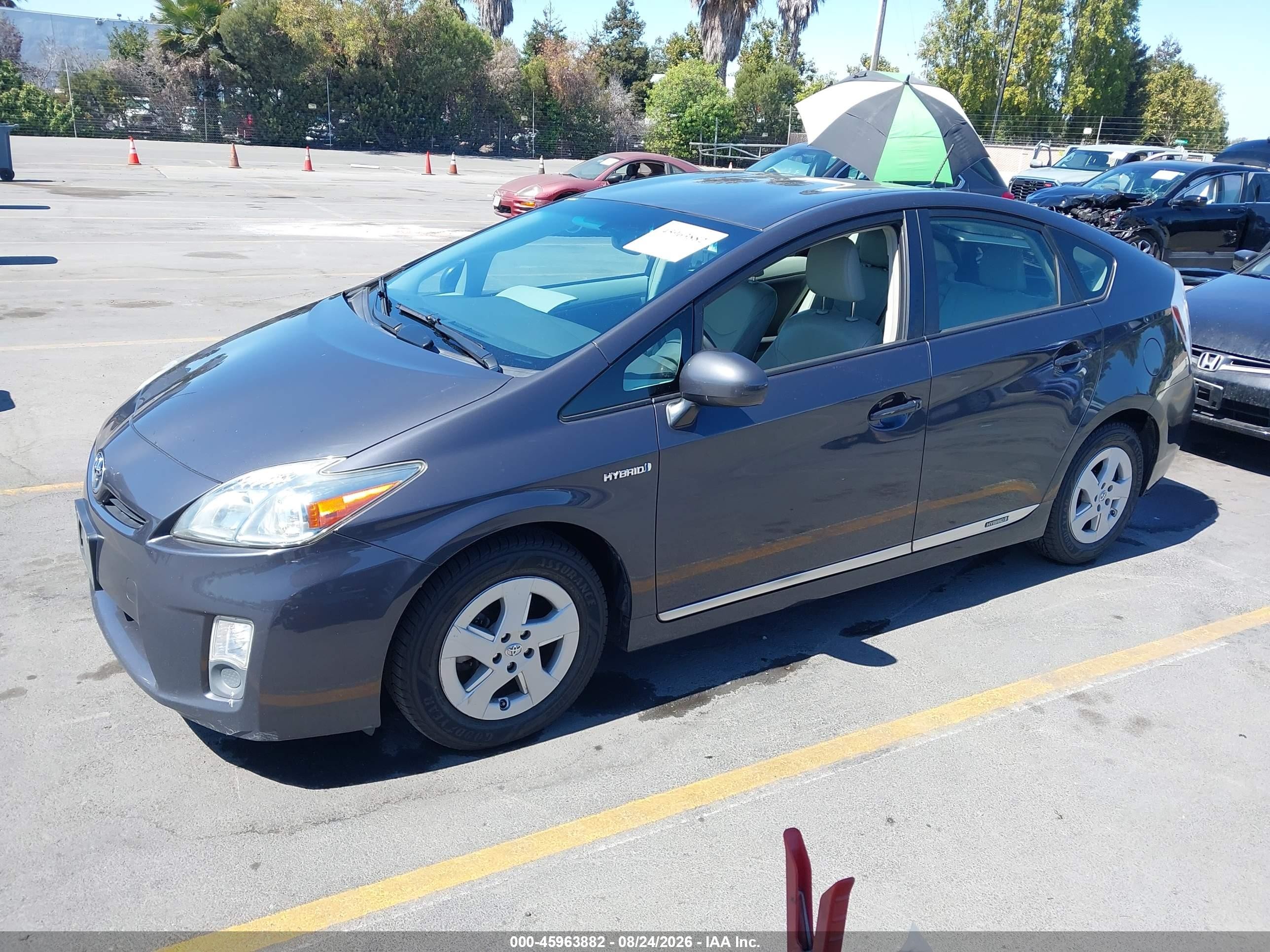 2011 Toyota Prius Four Gray vin: JTDKN3DUXB1380194
