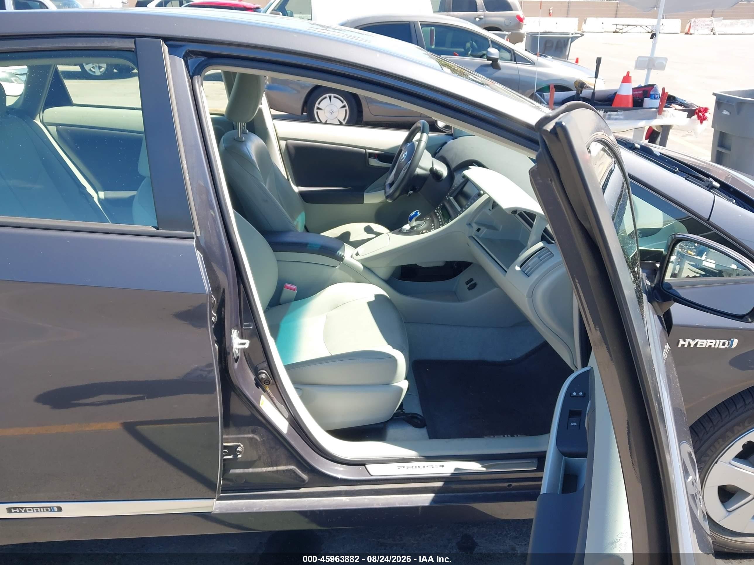 2011 Toyota Prius Four Gray vin: JTDKN3DUXB1380194