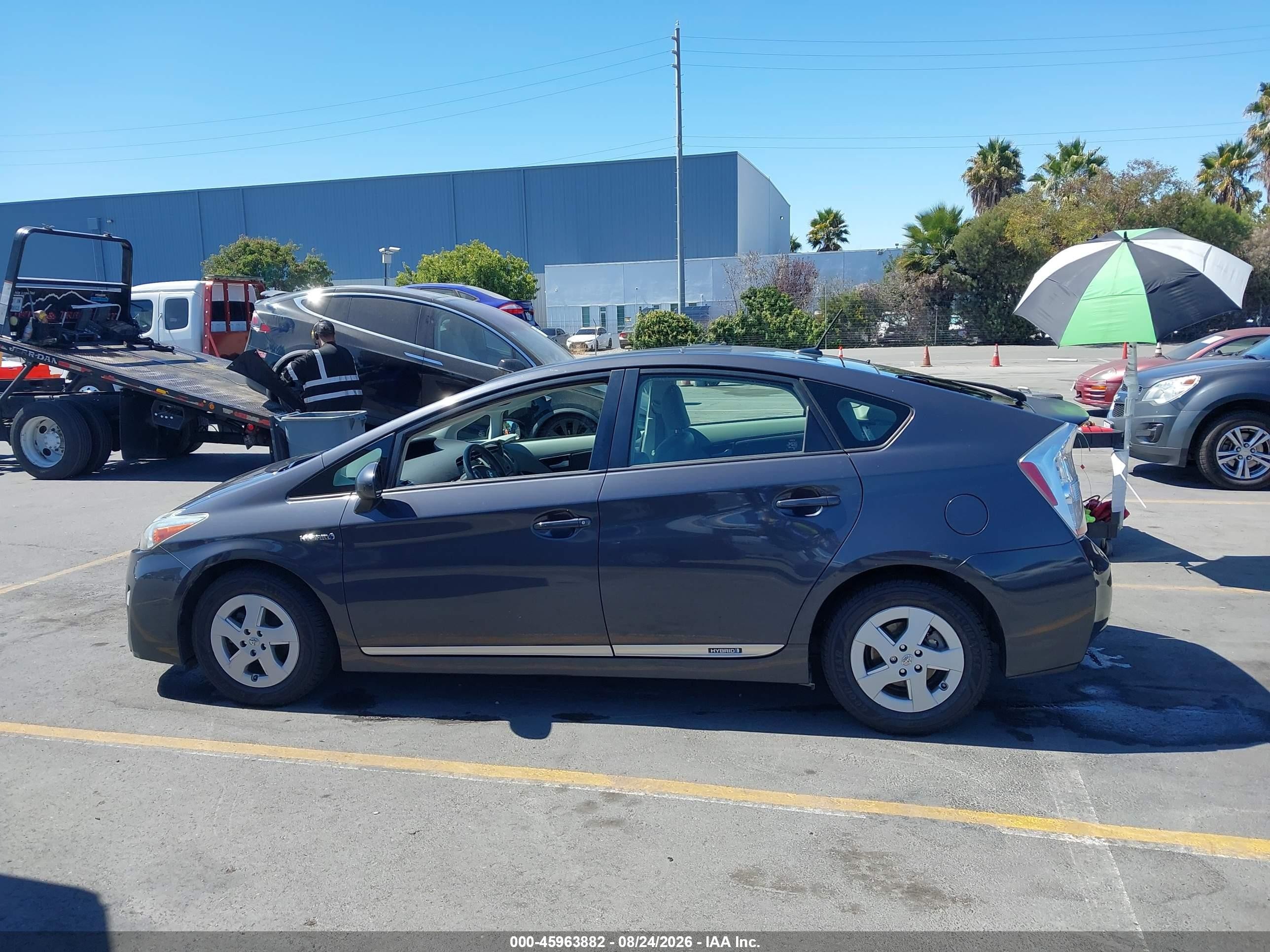 2011 Toyota Prius Four Gray vin: JTDKN3DUXB1380194