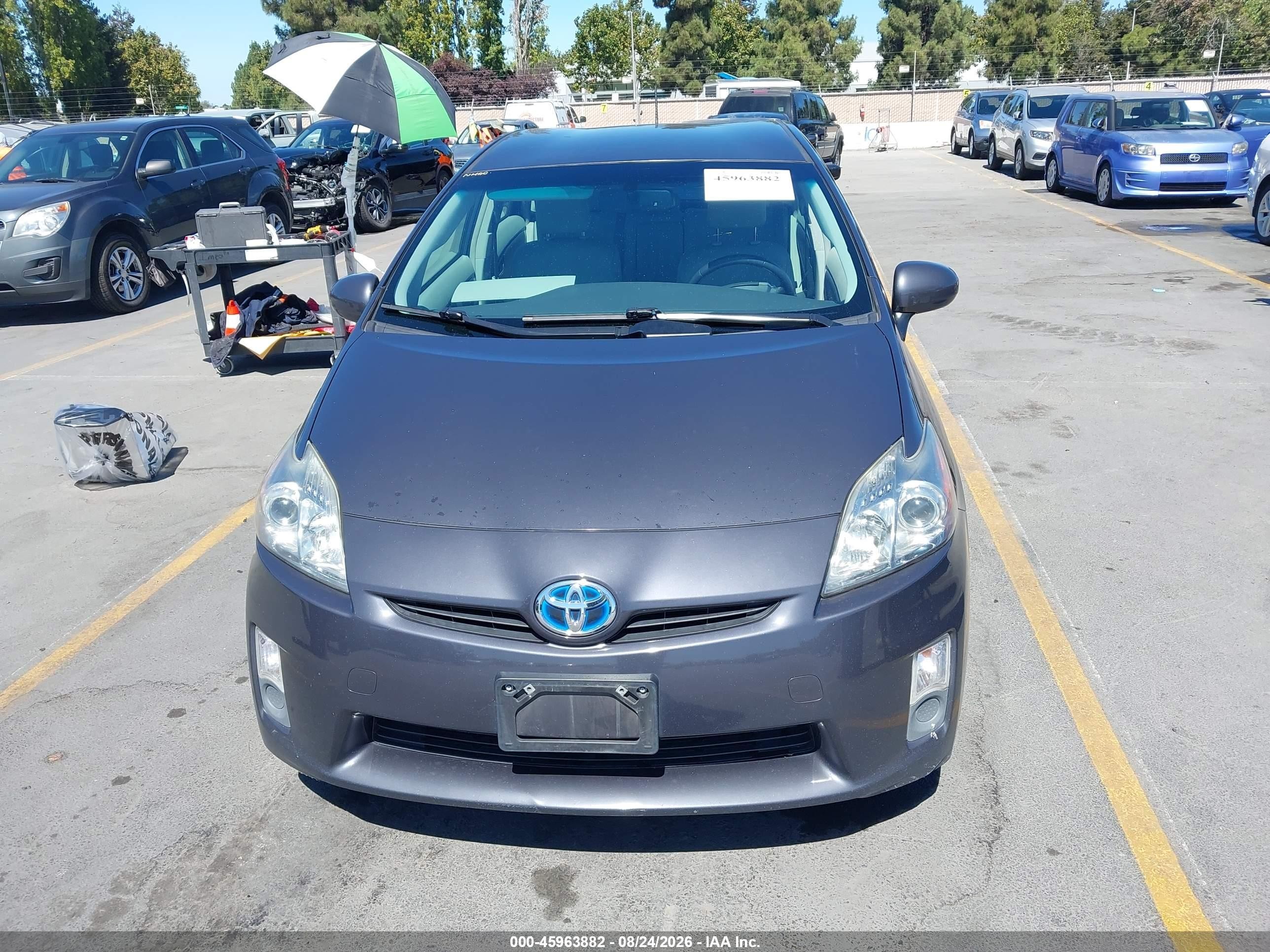 2011 Toyota Prius Four Gray vin: JTDKN3DUXB1380194
