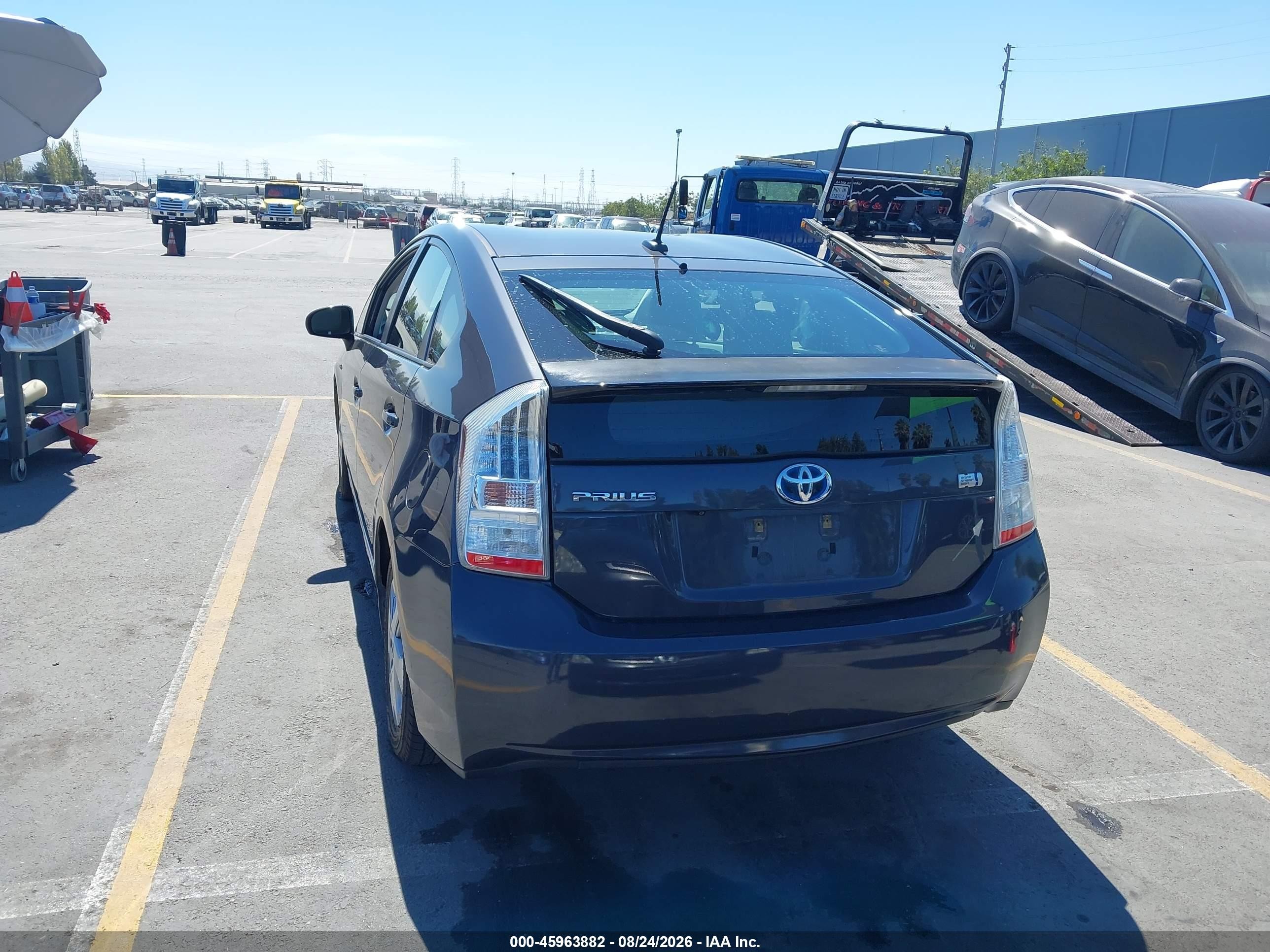 2011 Toyota Prius Four Gray vin: JTDKN3DUXB1380194