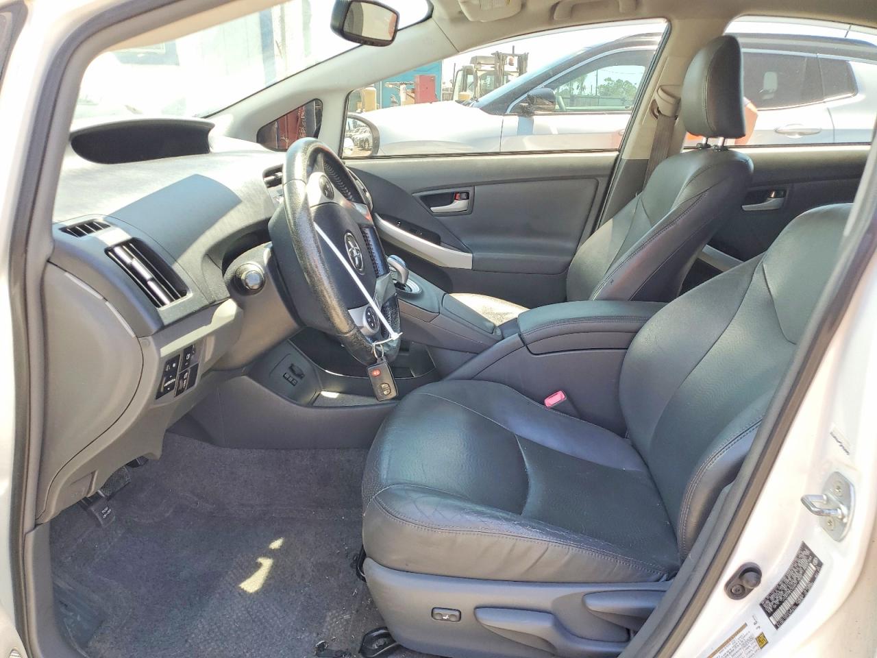 2011 Toyota Prius Four Белый vin: JTDKN3DUXB5313832