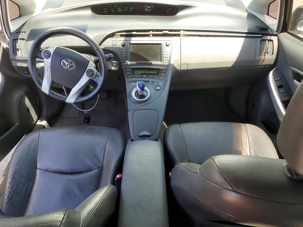 2011 Toyota Prius Four Белый vin: JTDKN3DUXB5313832