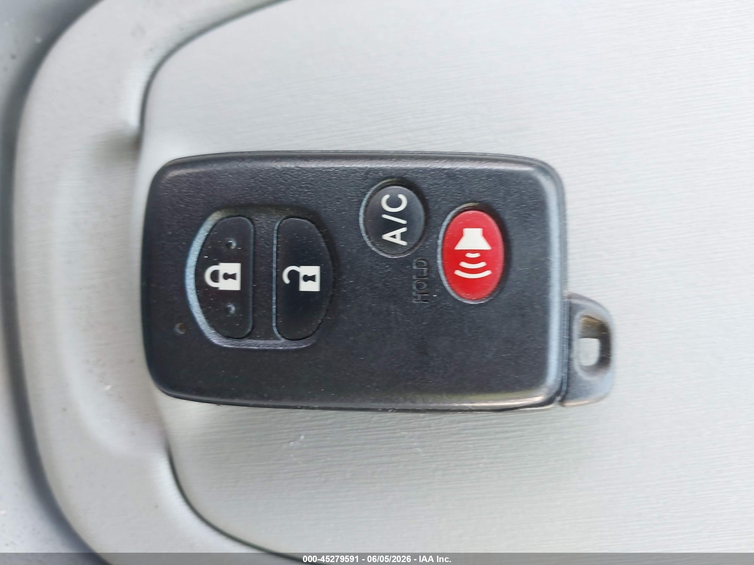 2011 Toyota Prius Three Silver vin: JTDKN3DUXB5320862