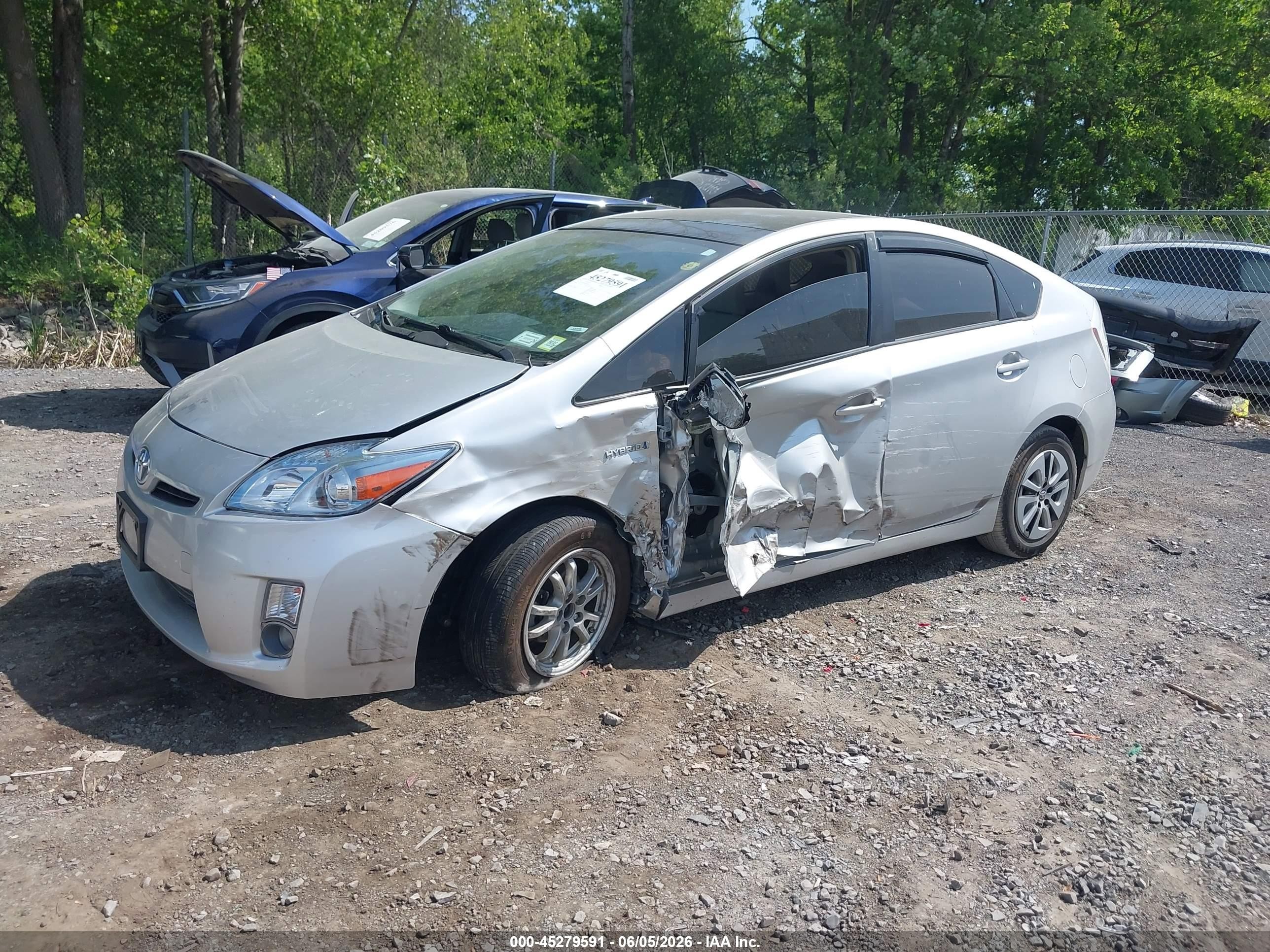 2011 Toyota Prius Three Silver vin: JTDKN3DUXB5320862