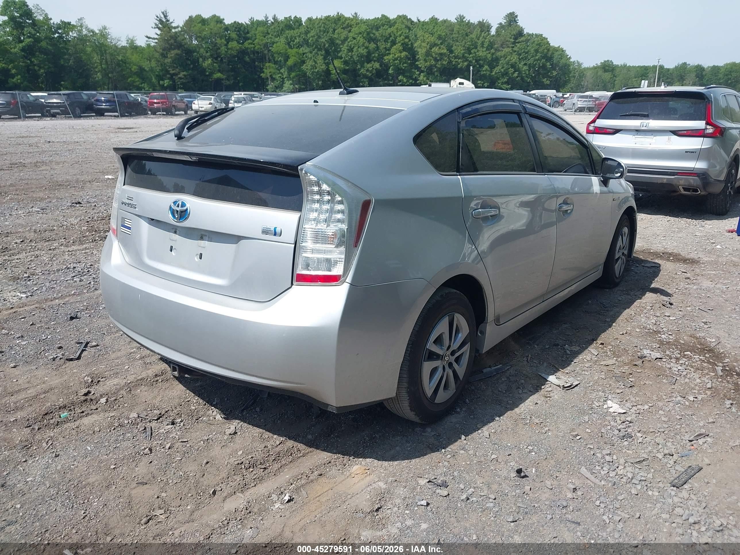 2011 Toyota Prius Three Silver vin: JTDKN3DUXB5320862