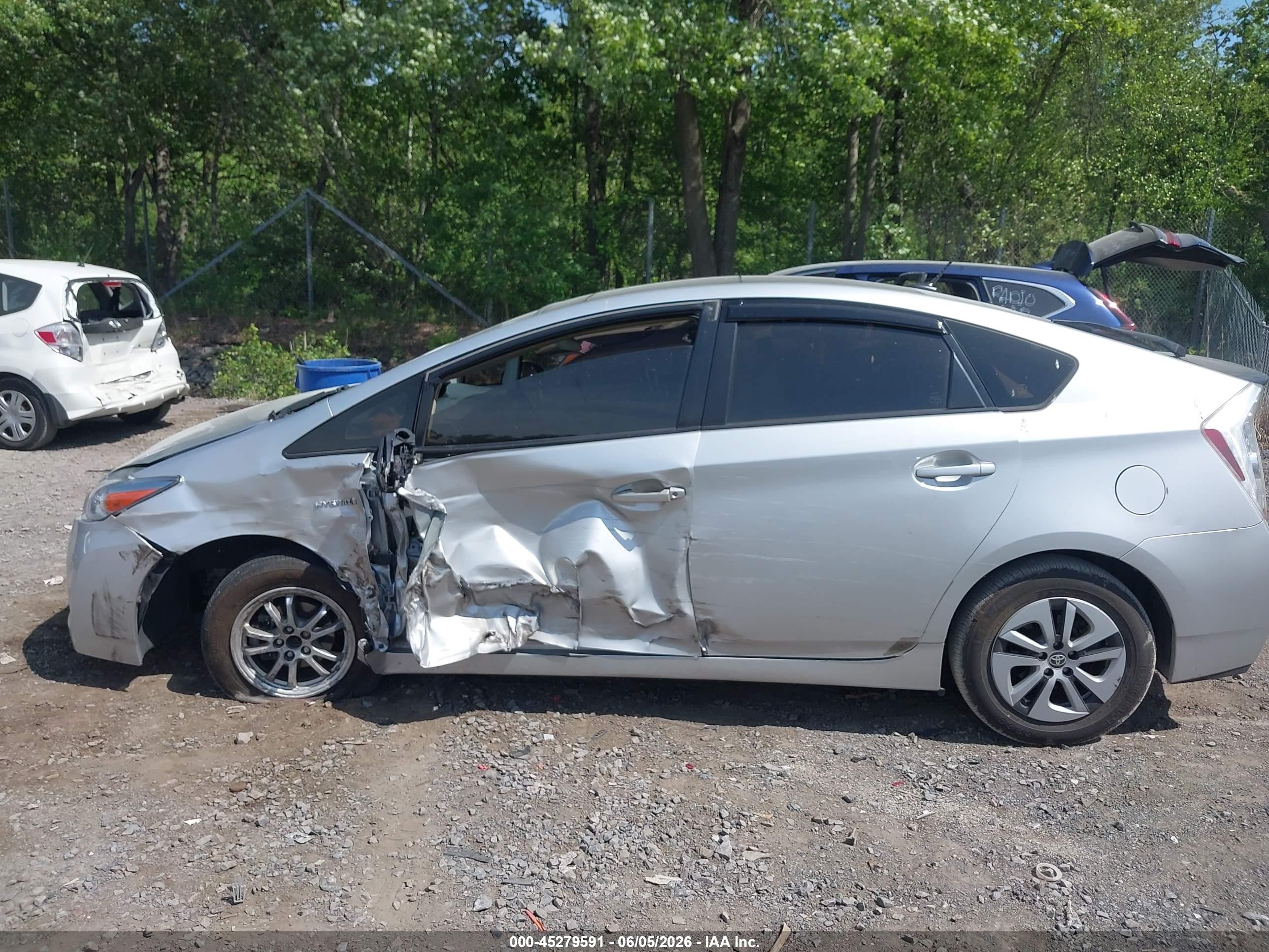 2011 Toyota Prius Three Silver vin: JTDKN3DUXB5320862