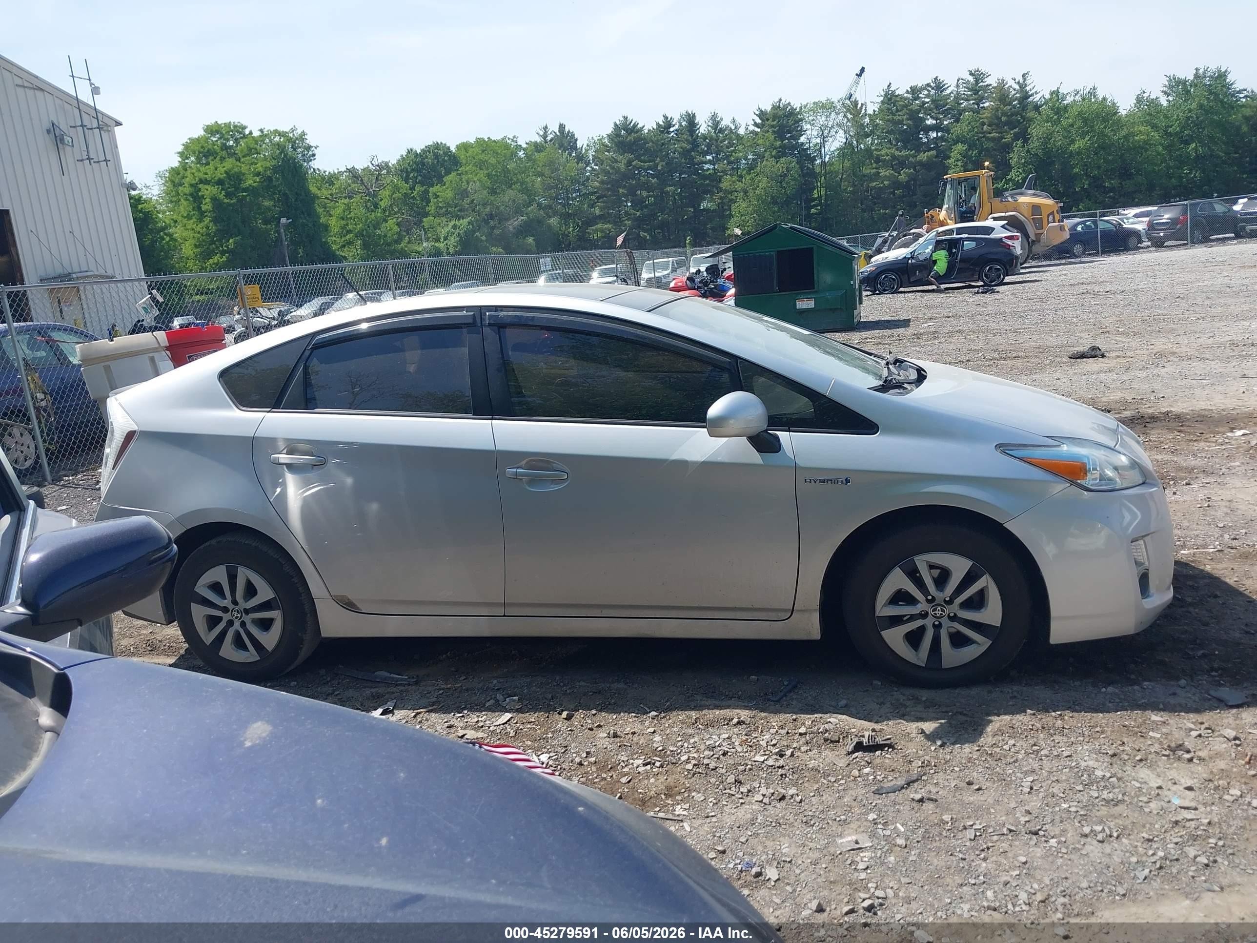 2011 Toyota Prius Three Silver vin: JTDKN3DUXB5320862
